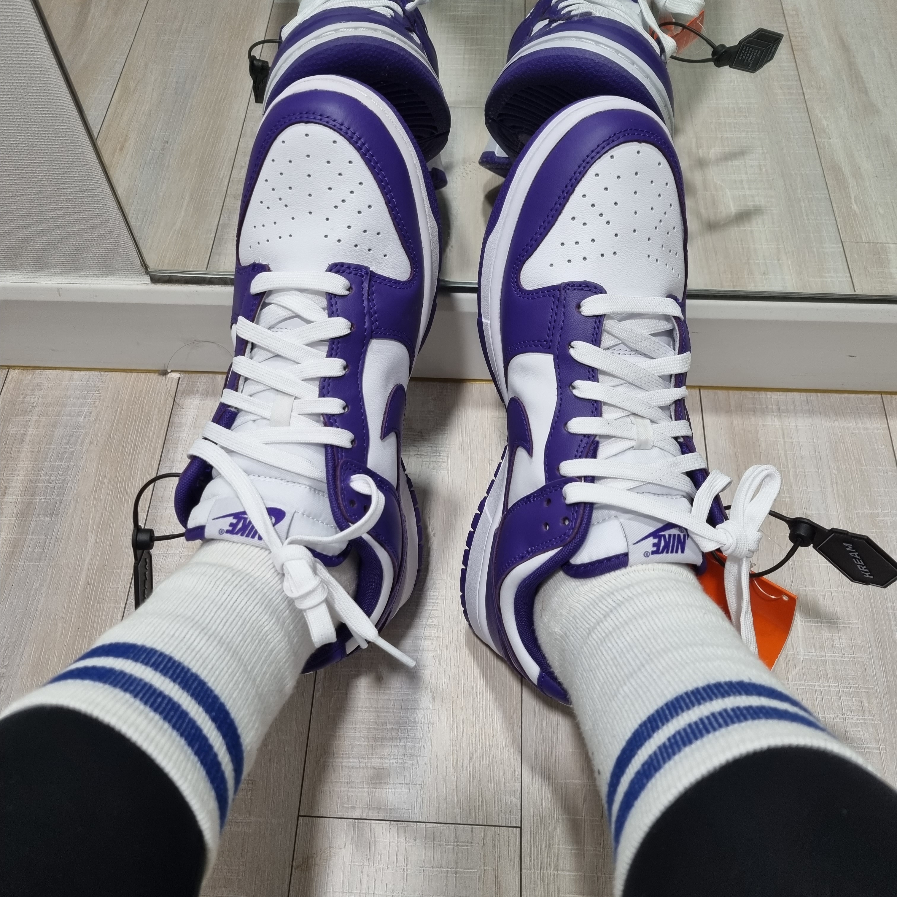 Nike Dunk Low Retro Championship Court Purple 착용 스타일