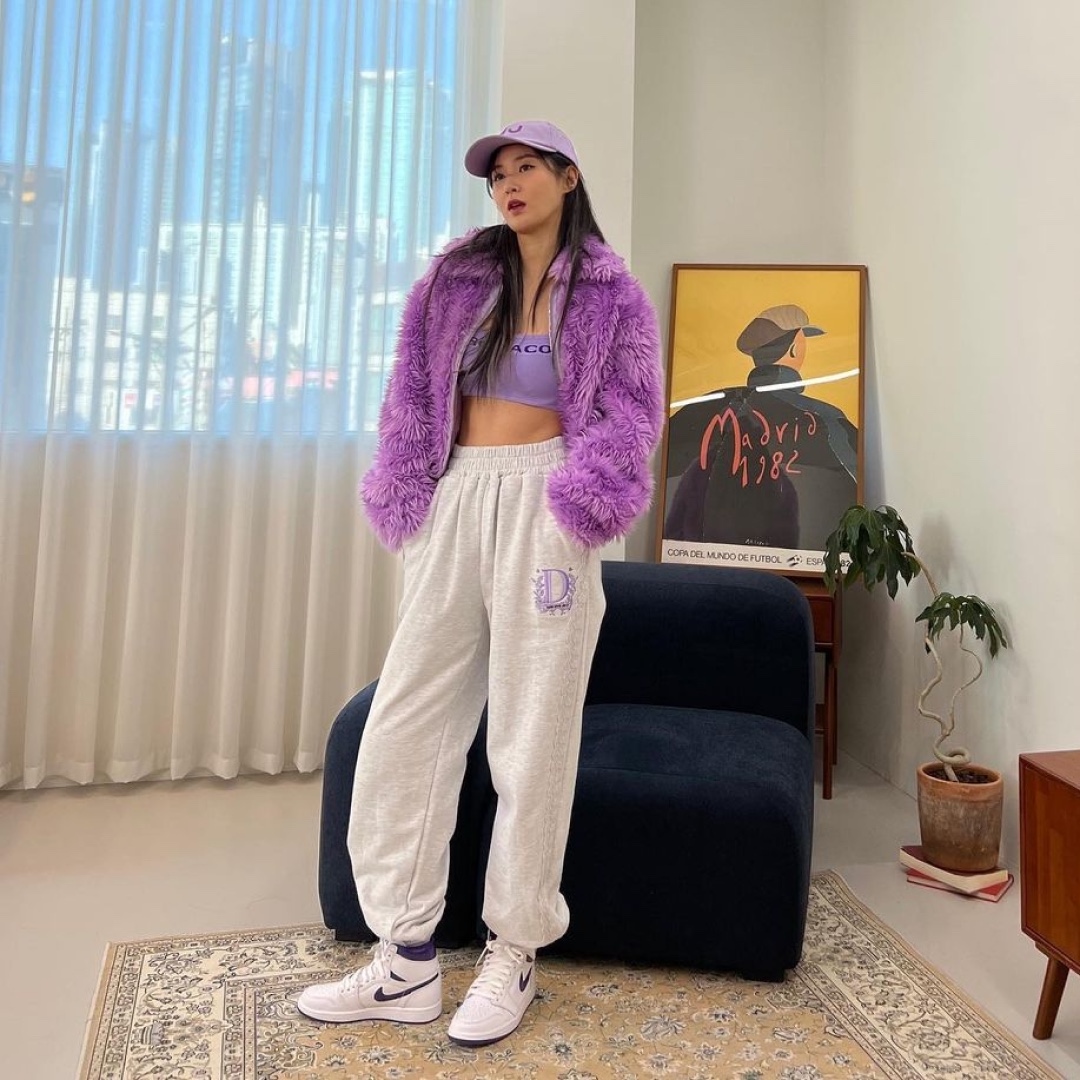 (W) Jordan 1 High OG Court Purple 착용 스타일 - 2