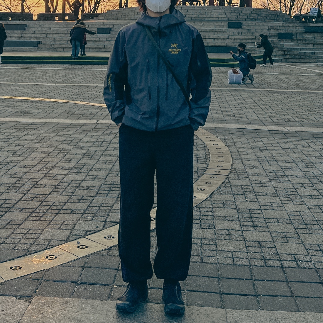 Salomon x Comme des Garcons XA-Alpine 2 Black, Palace x Arc'teryx Alpha SV Jacket Grey - 20FW 착용 스타일
