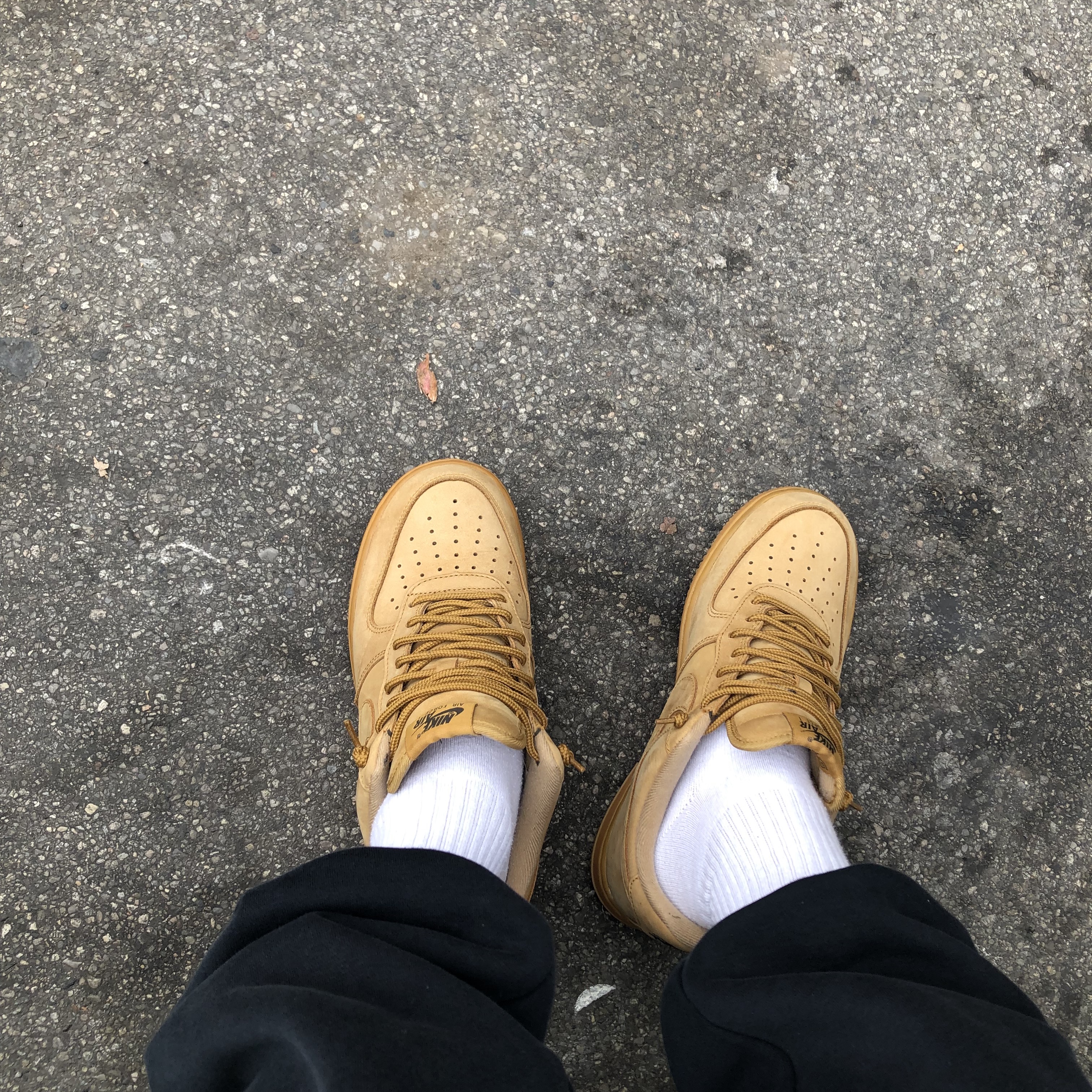 Nike Air Force 1 '07 WB Flax 착용 스타일 - 3
