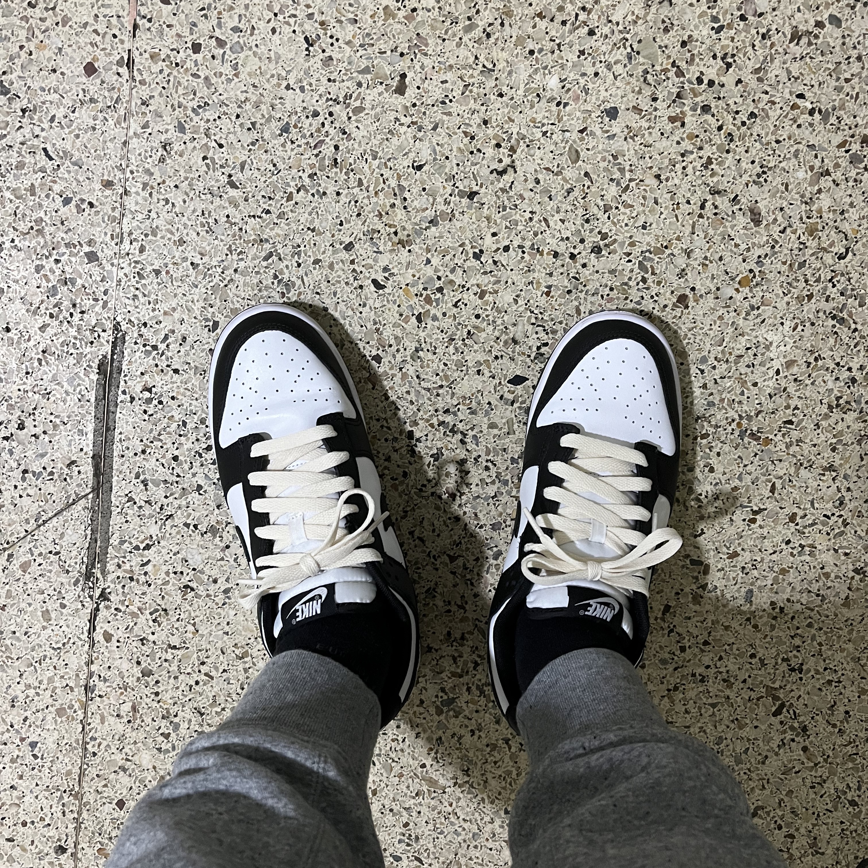Nike Dunk Low Retro Black 착용 스타일 - 2