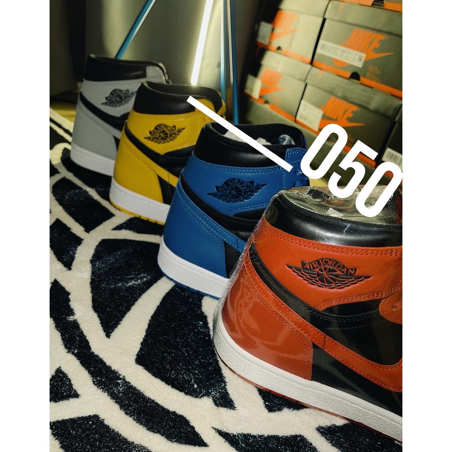 Jordan 1 Retro High OG Dark Marina Blue, Jordan 1 Retro High OG Pollen 착용 스타일 - 2