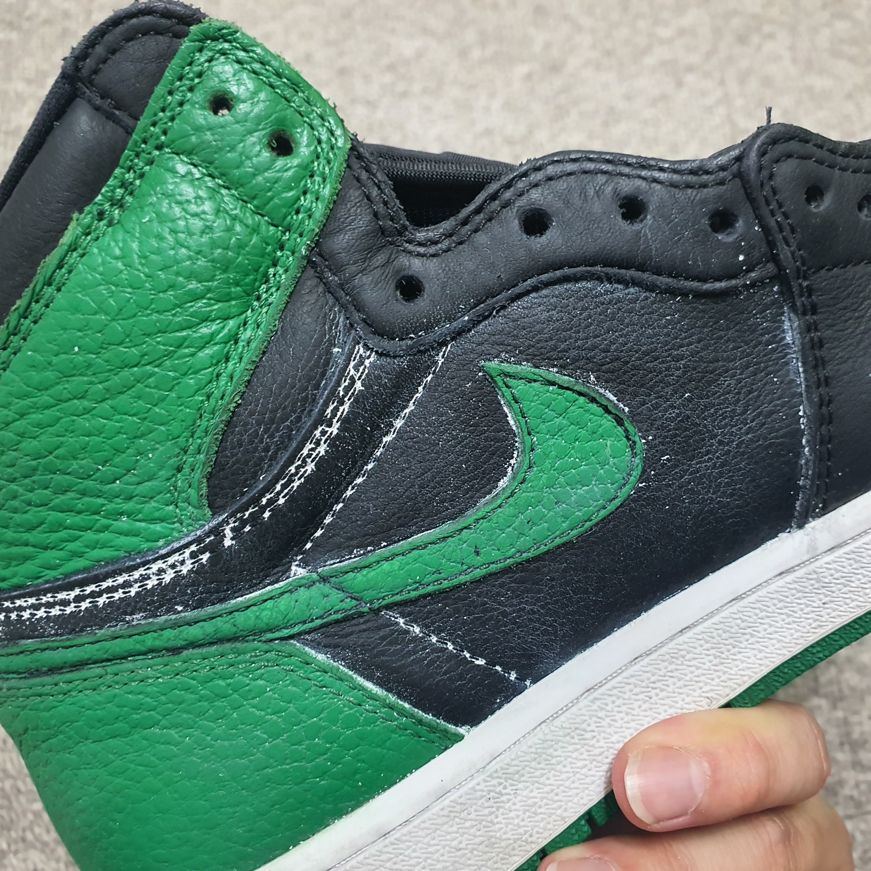 Jordan 1 Retro High OG Pine Green Black 착용 스타일 - 4