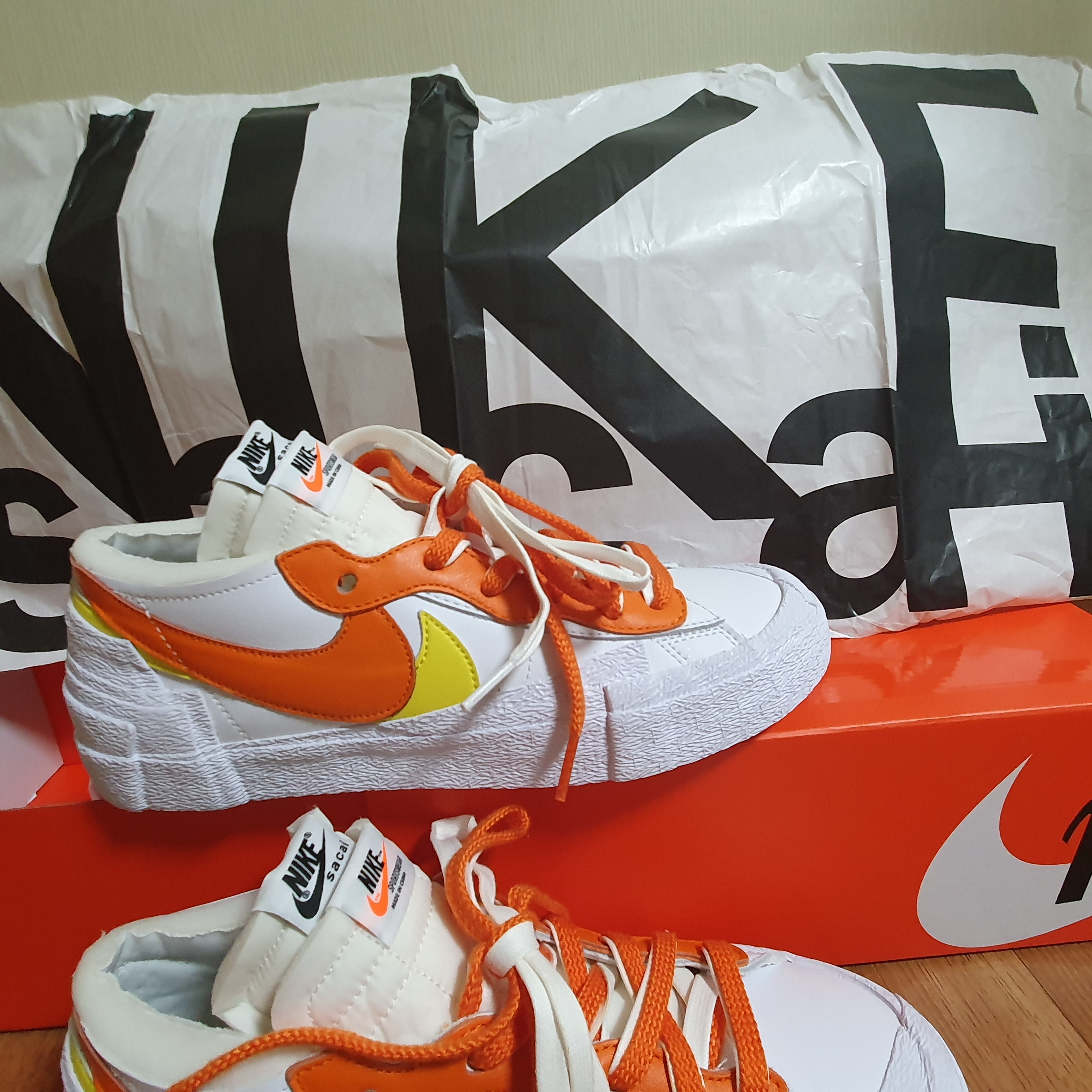 Nike x Sacai Blazer Low Magma Orange 착용 스타일 - 3