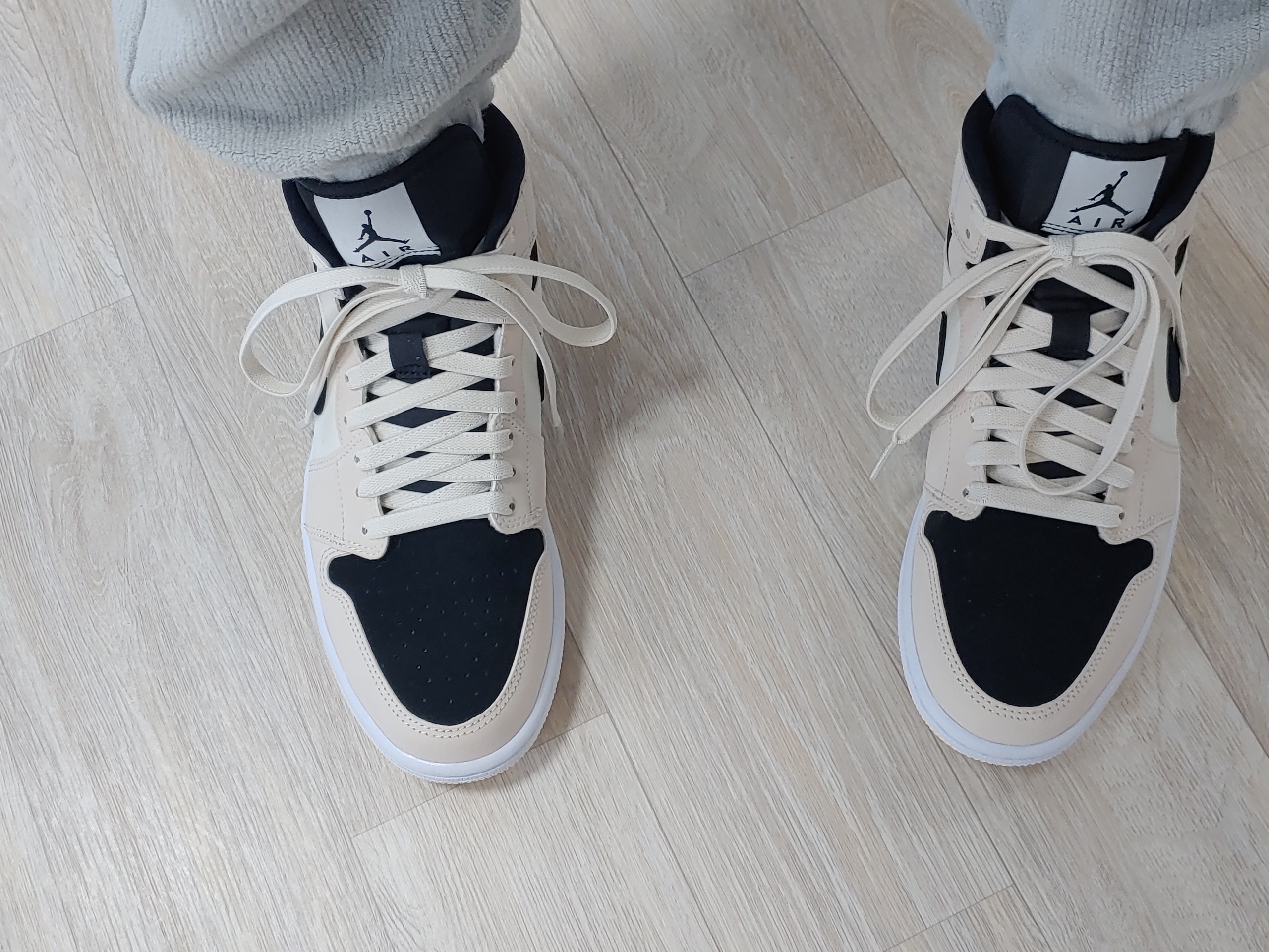 (W) Jordan 1 Mid Barely Orange 착용 스타일 - 2