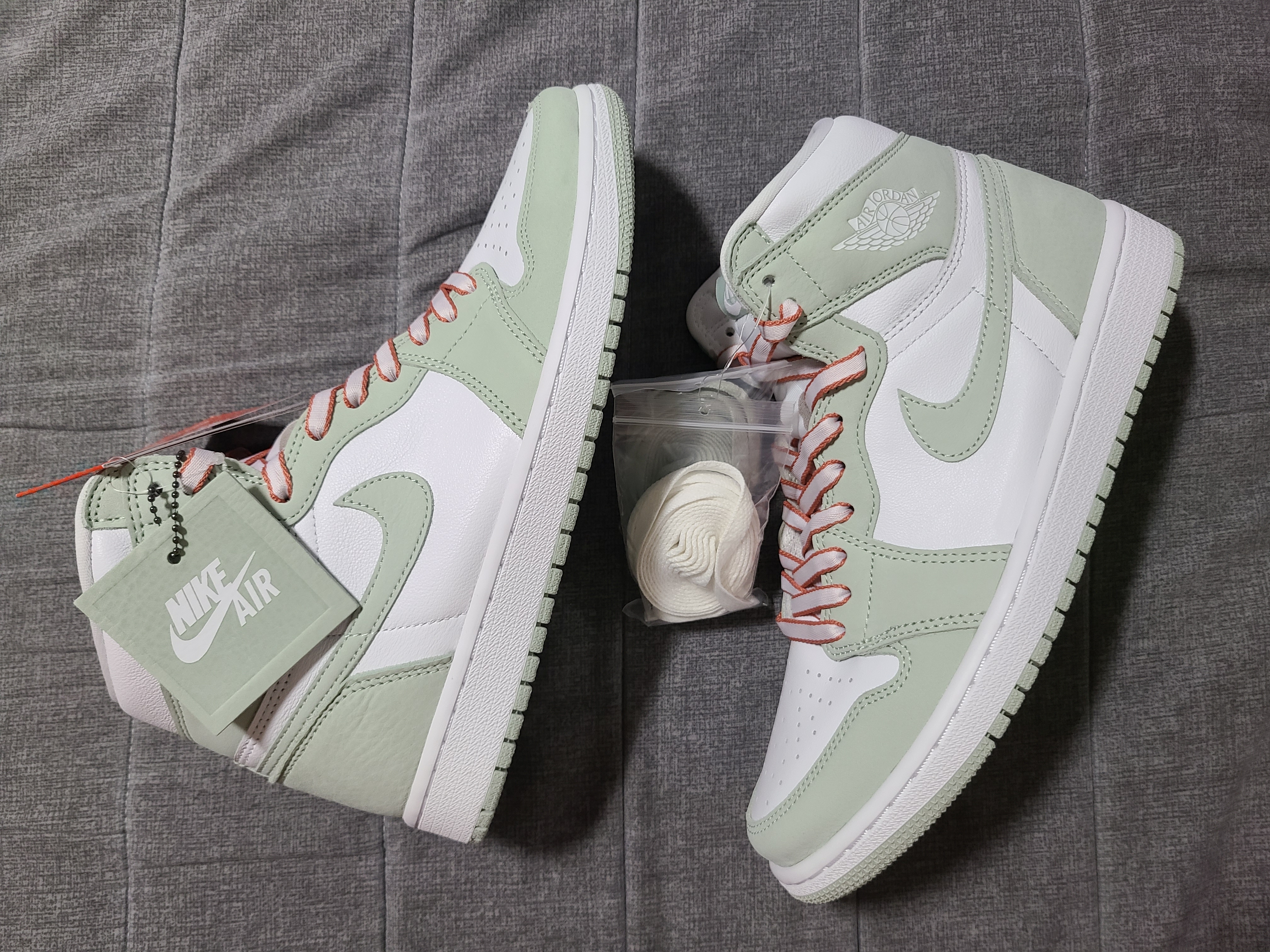 (W) Jordan 1 Retro High OG Seafoam 착용 스타일