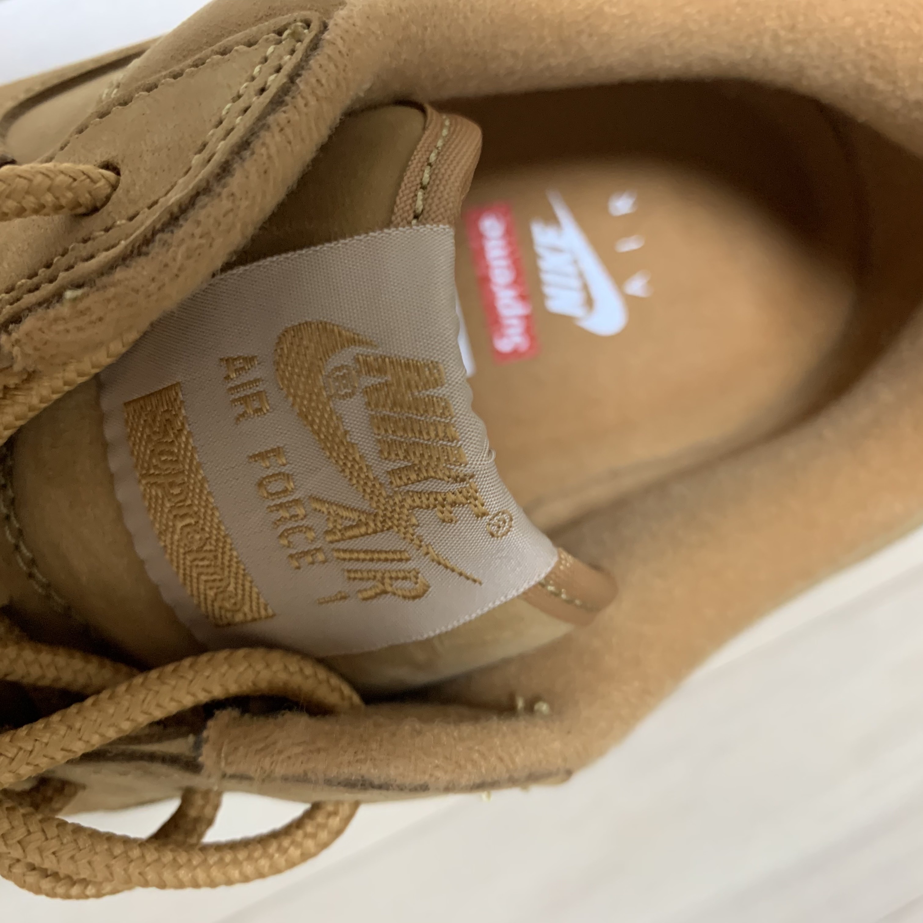 Nike x Supreme Air Force 1 Low Flax 착용 스타일 - 2