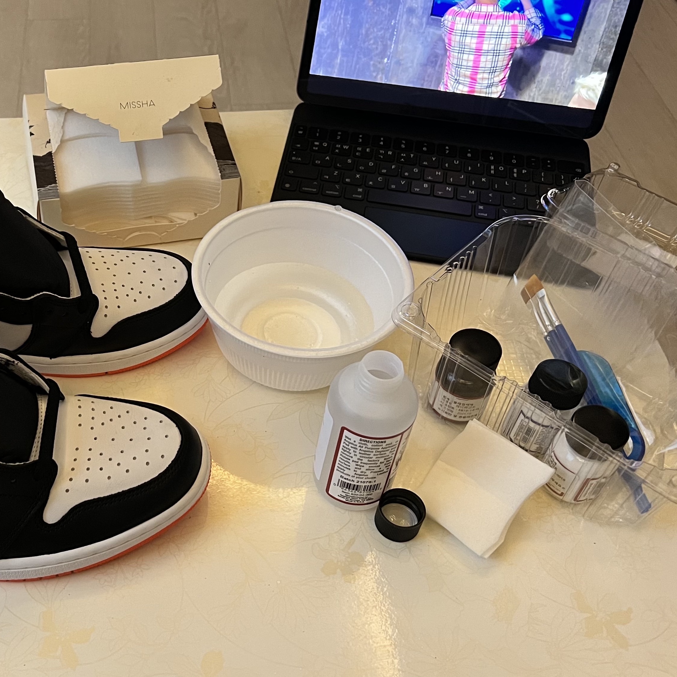 Jordan 1 Retro High OG Electro Orange 착용 스타일 - 1