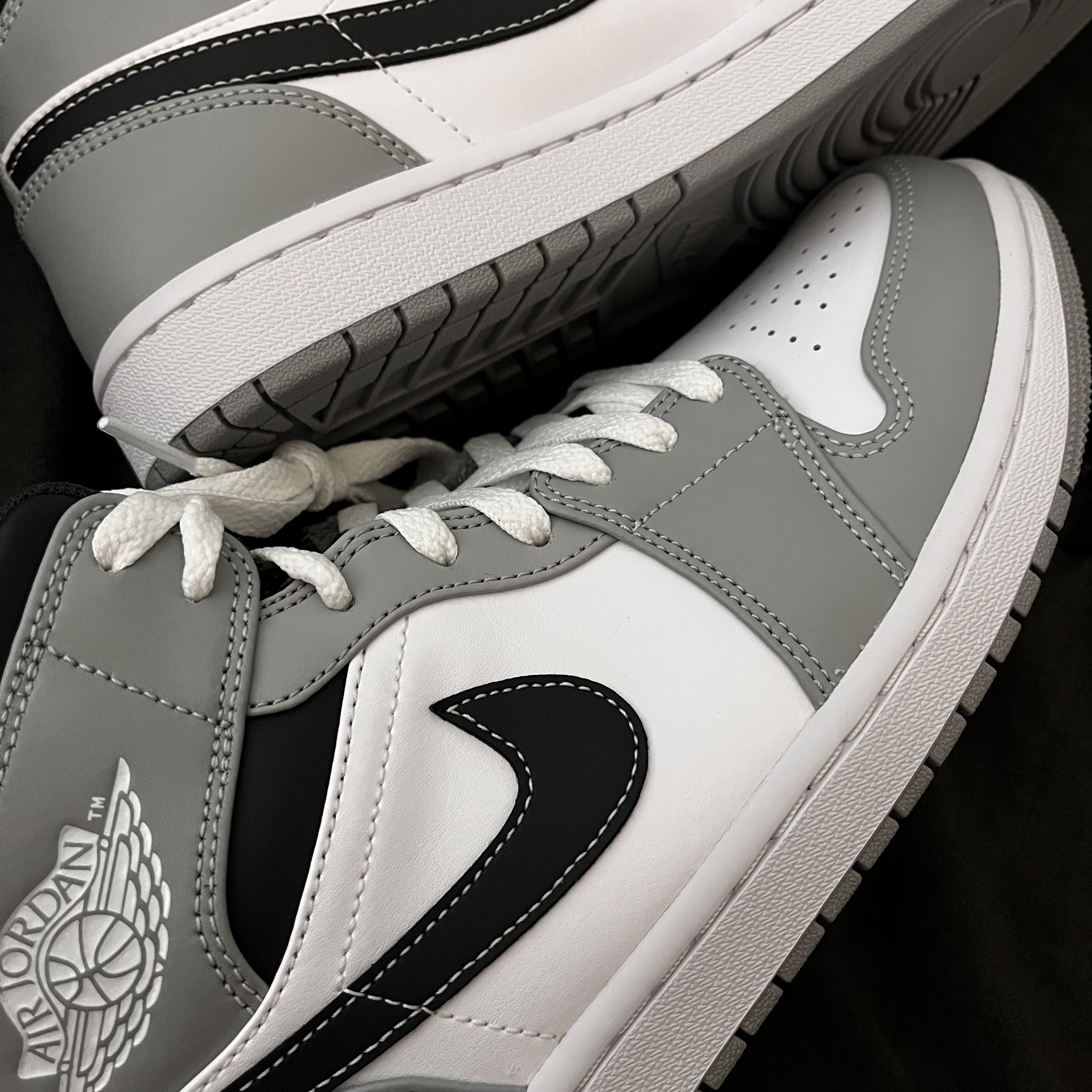 Jordan 1 Mid Light Smoke Grey Anthracite 착용 스타일