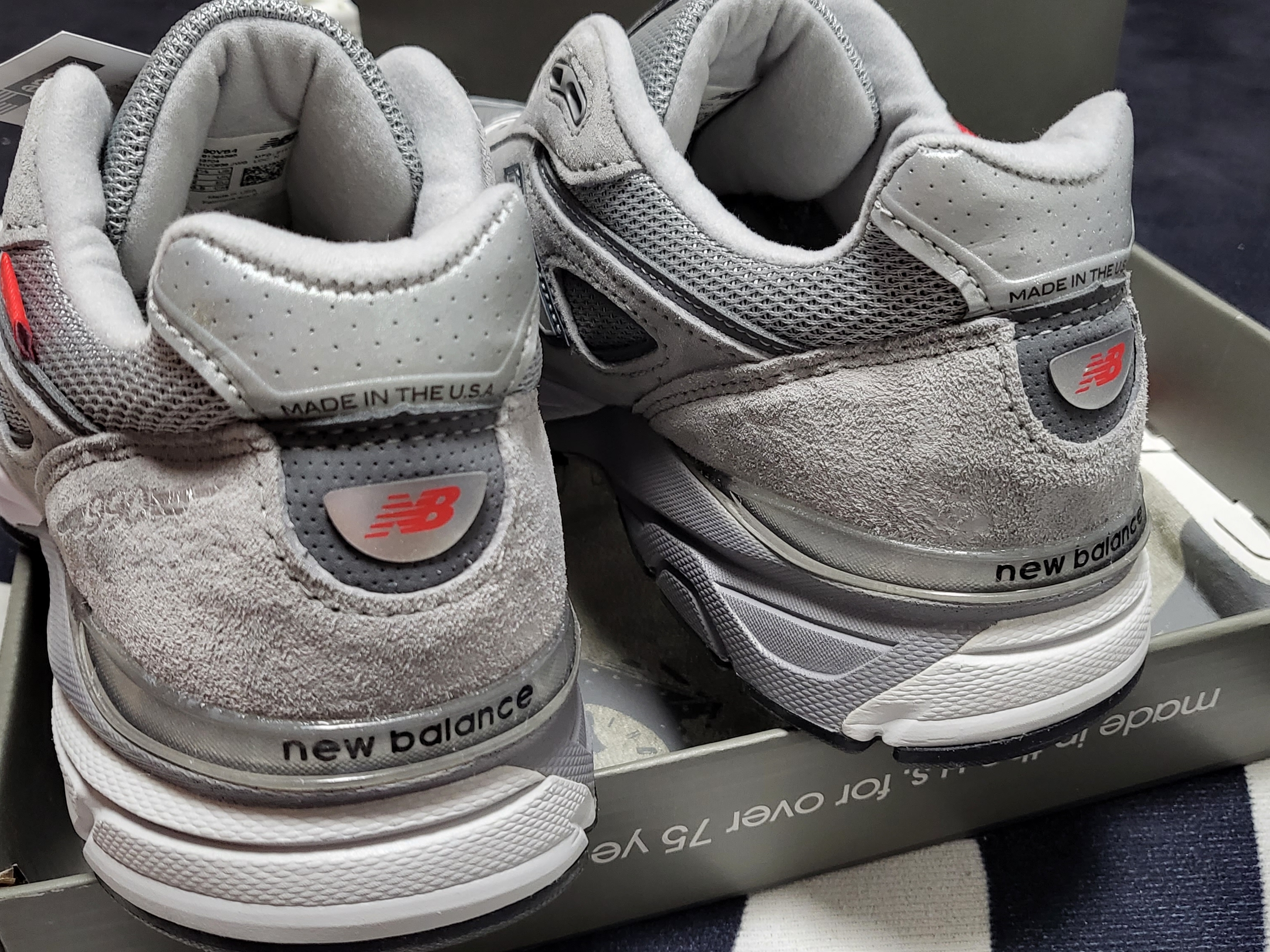 New Balance 990vs4 Made in USA Grey 착용 스타일 - 2