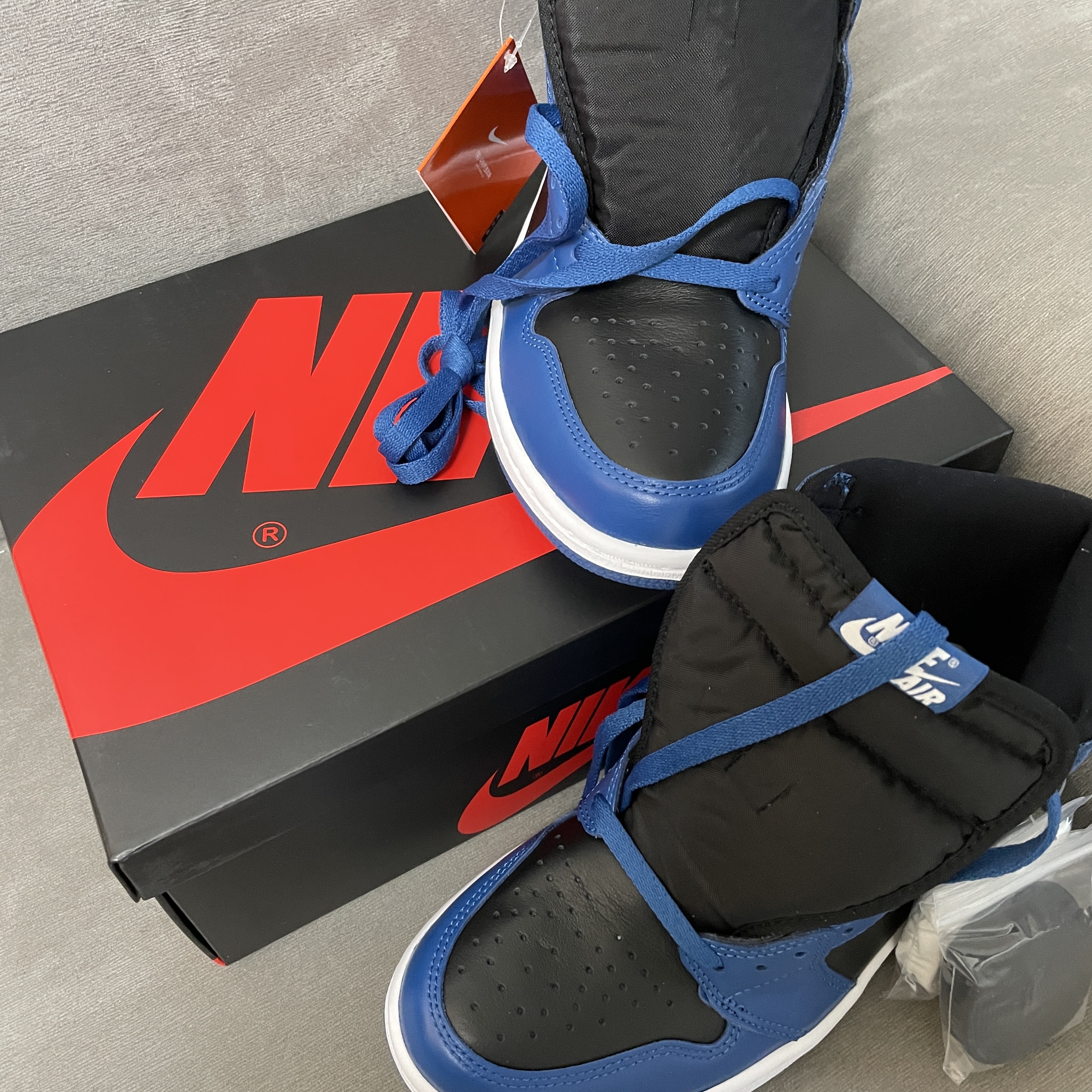 Jordan 1 Retro High OG Dark Marina Blue 착용 스타일 - 2