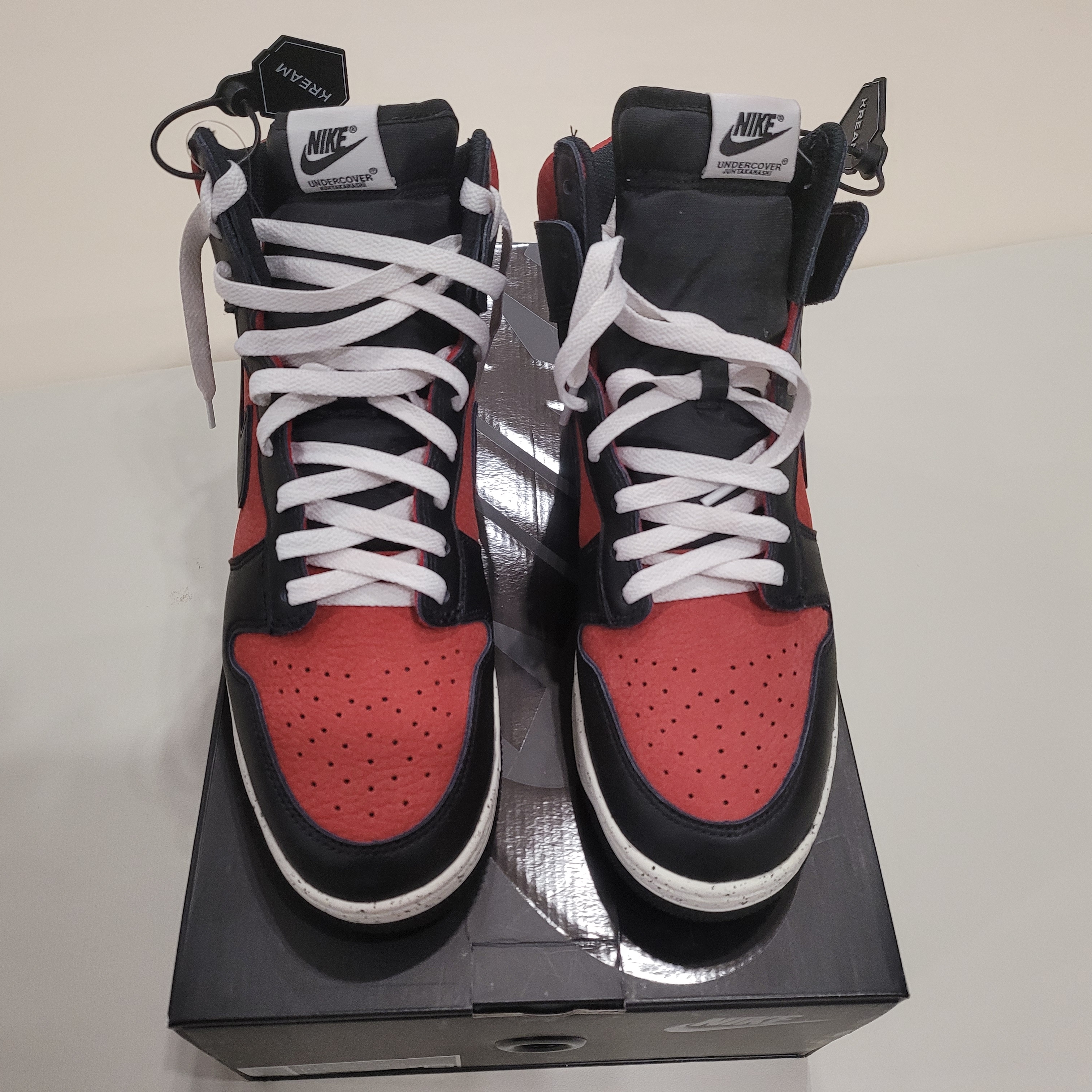 Nike x Undercover Dunk High 1985 Gym Red 착용 스타일 - 3