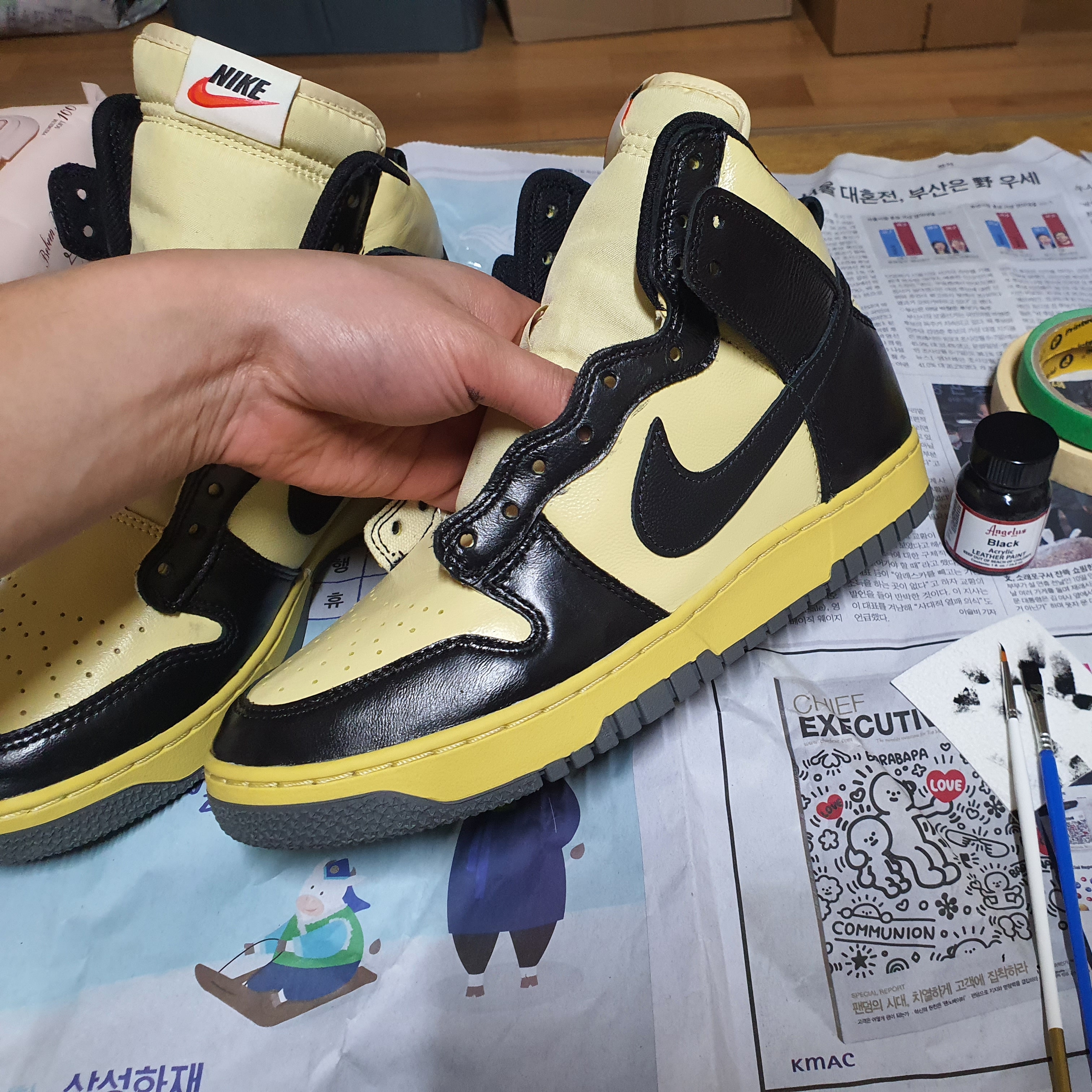 Nike Dunk High 1985 SP Black Acid Wash 착용 스타일 - 2