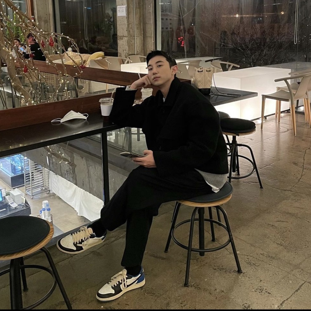 Jordan 1 x Travis Scott x Fragment Retro Low OG SP Military Blue 착용 스타일