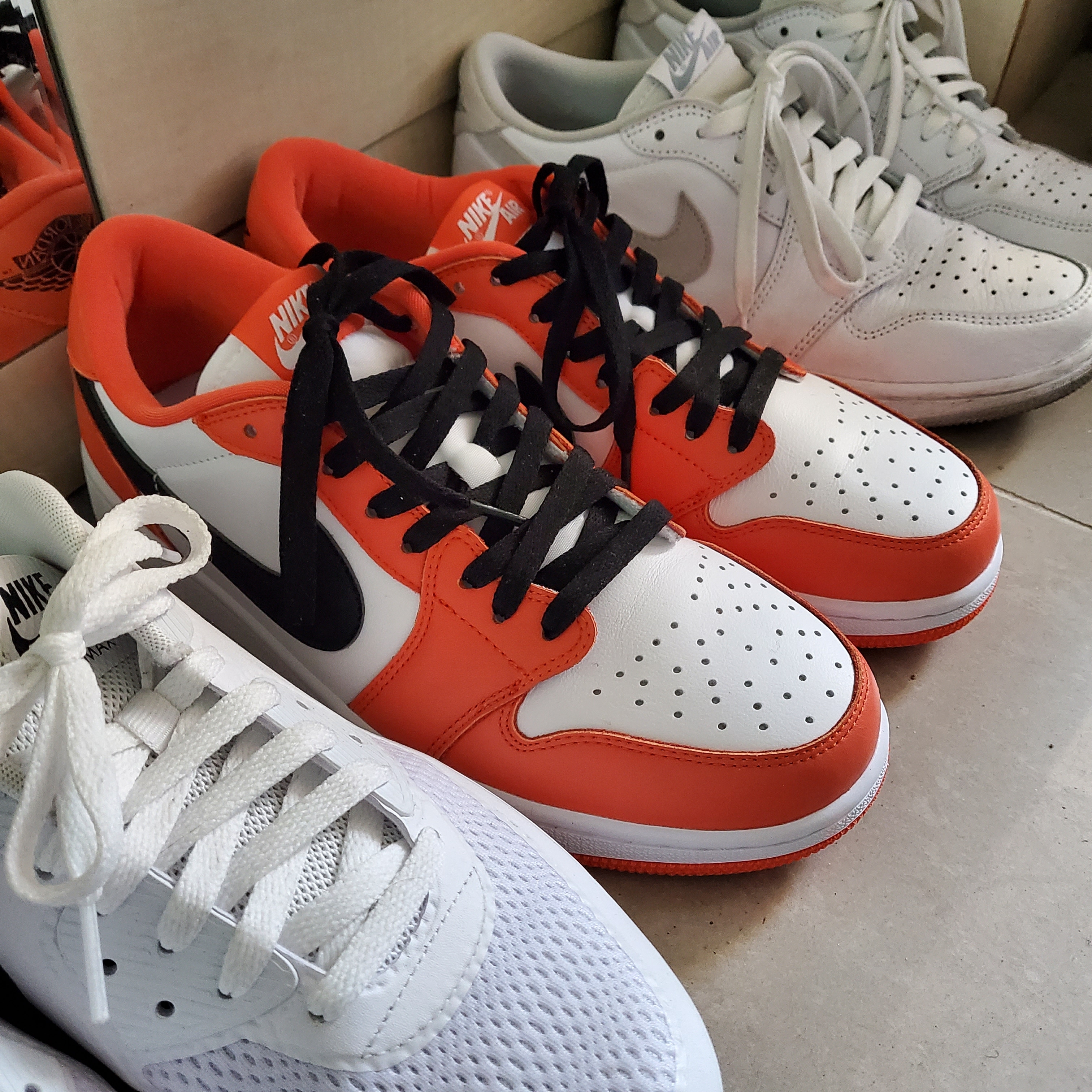 Jordan 1 Low OG Starfish, Jordan 1 Low OG Neutral Grey 착용 스타일