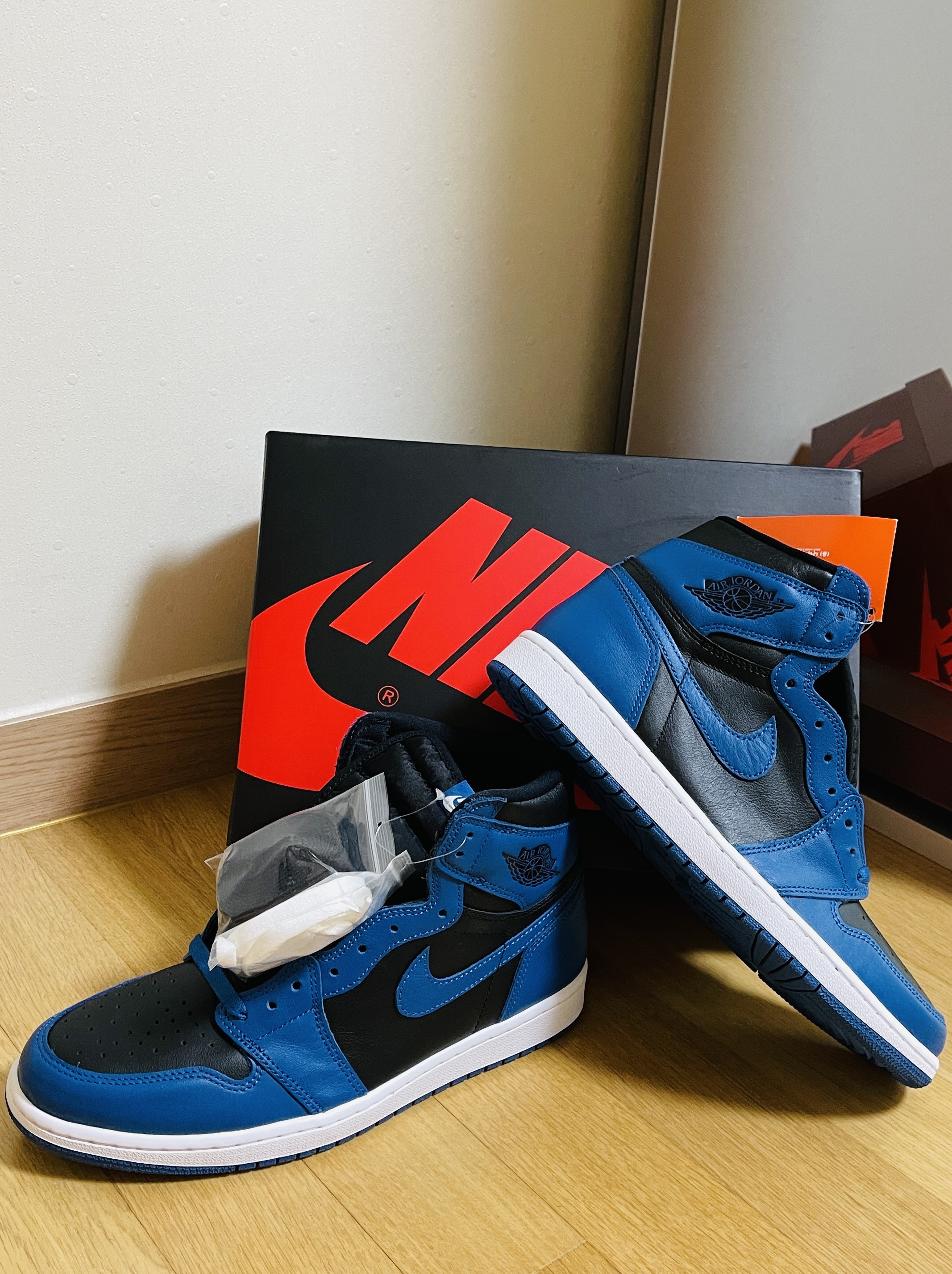 Jordan 1 Retro High OG Dark Marina Blue 착용 스타일