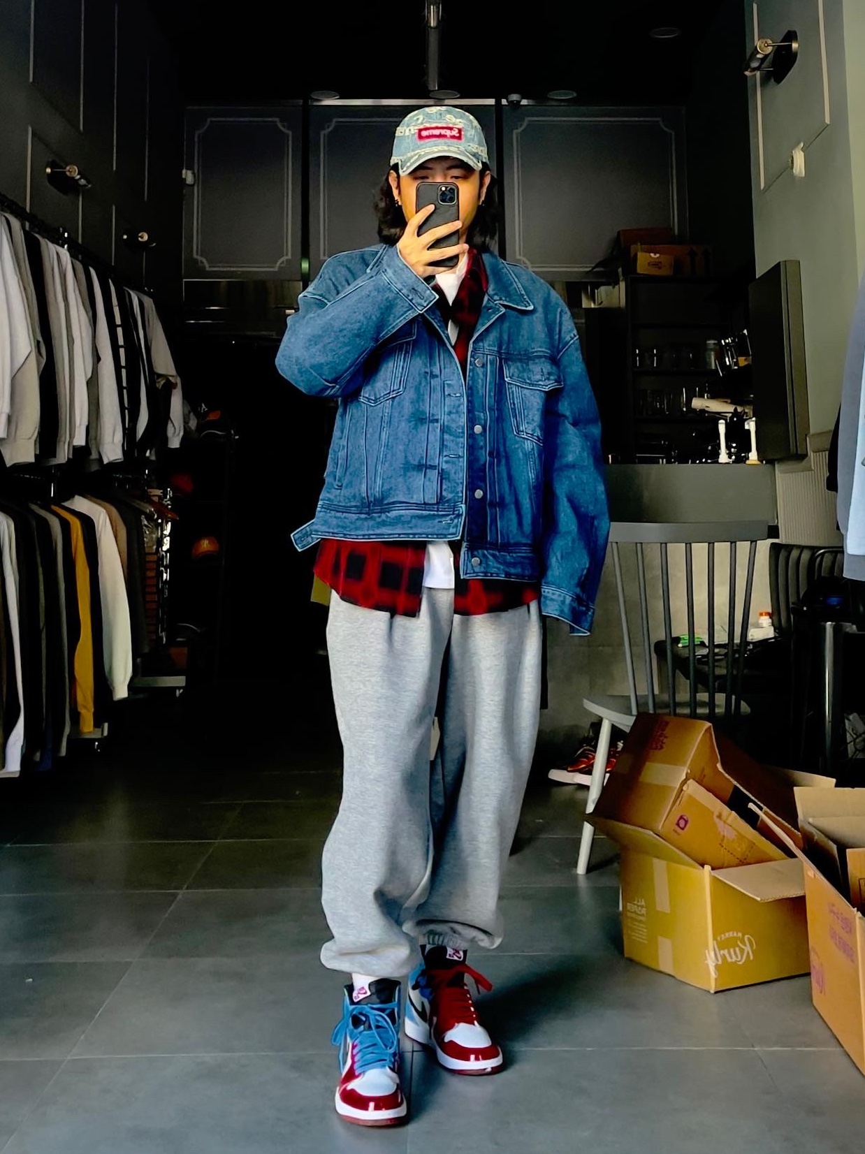 Jordan 1 Retro High Fearless UNC Chicago, Supreme Frayed Logos Denim Camp Cap Blue - 21SS 착용 스타일