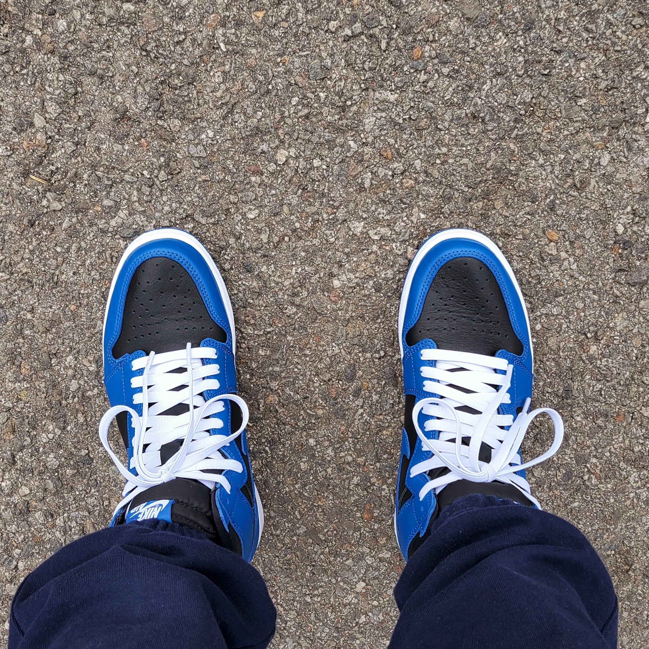Jordan 1 Retro High OG Dark Marina Blue 착용 스타일 - 2