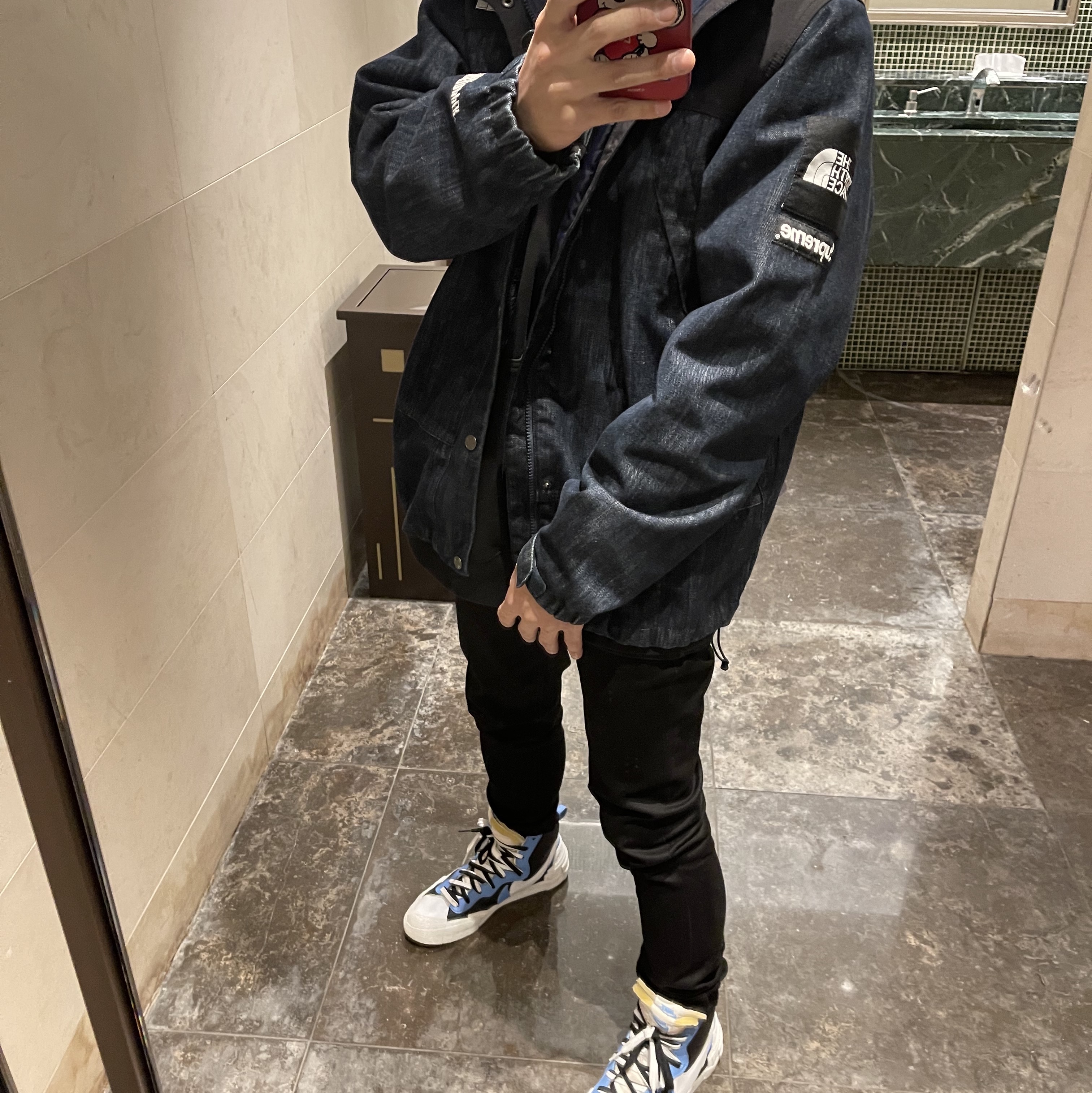 Nike x Sacai Blazer Mid White Black Legend Blue 착용 스타일