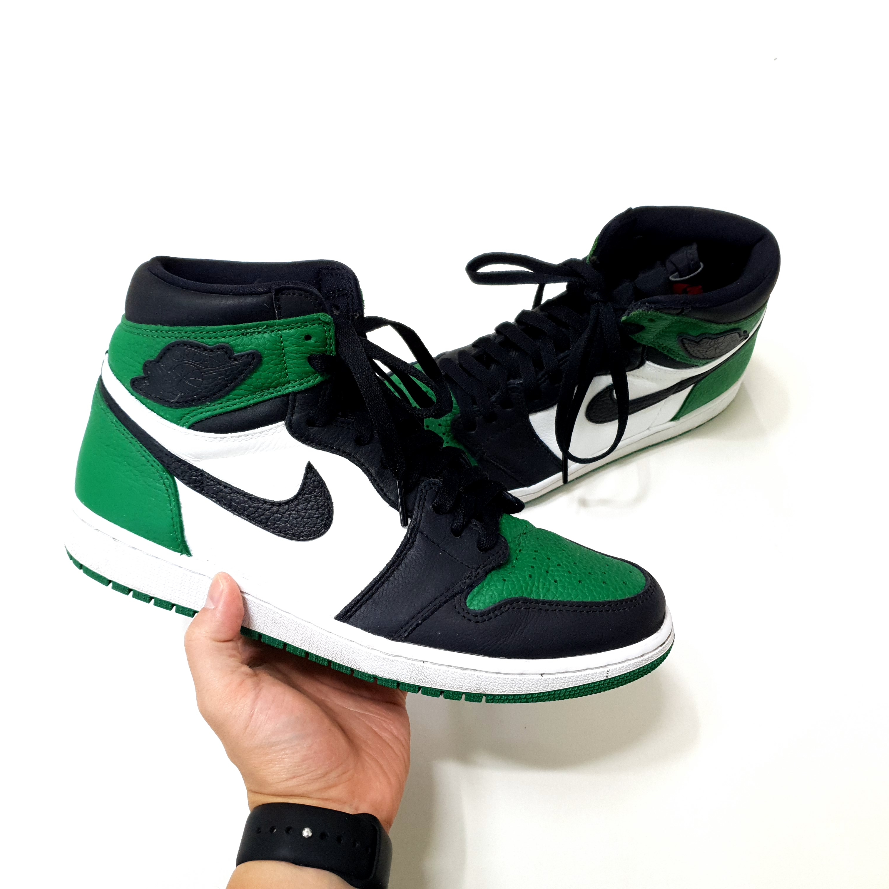 Jordan 1 Retro High OG Pine Green Black 착용 스타일 - 2