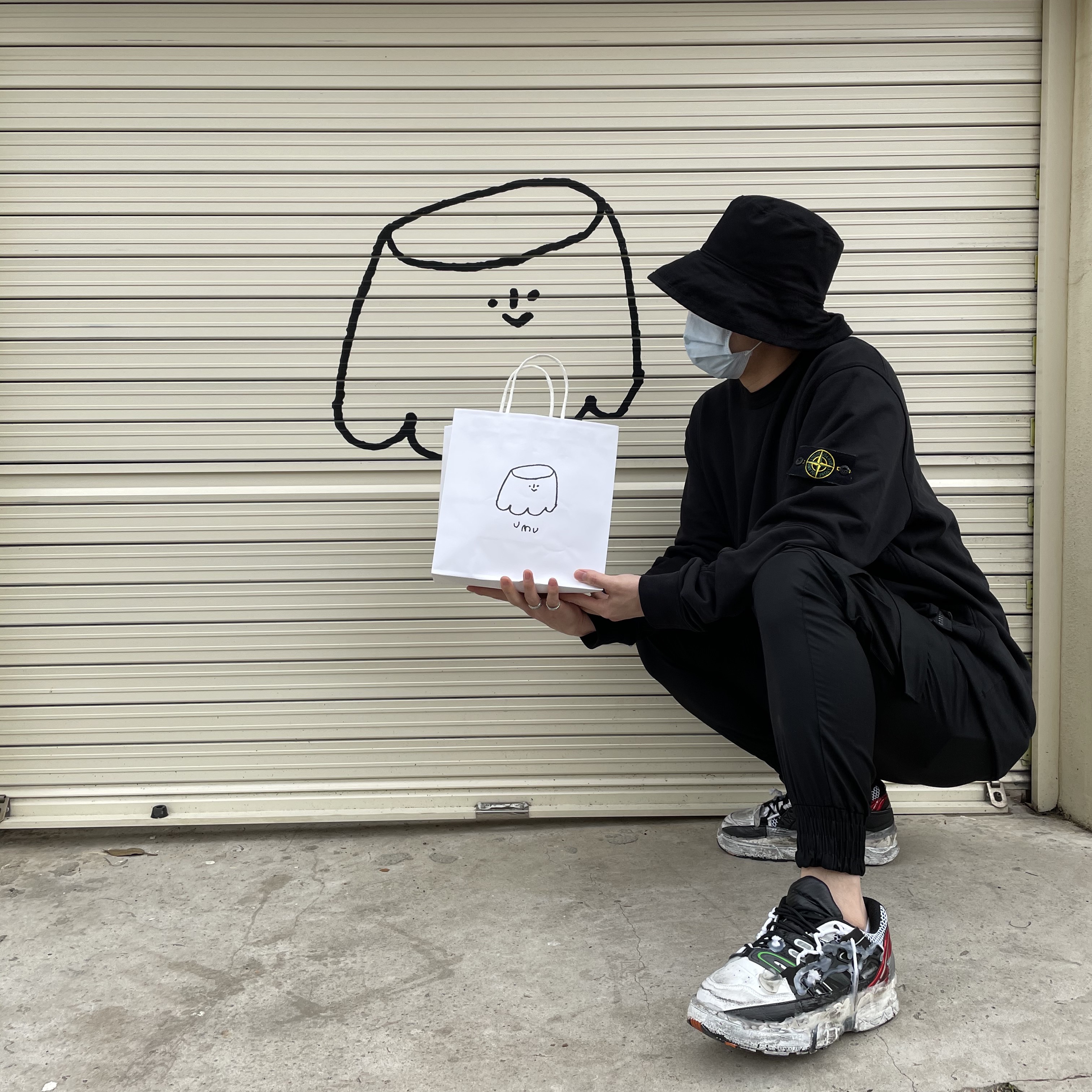 Stone Island 63451 Sweatshirt Black - 21SS, Maison Margiela Fusion Low Top Sneakers Black White Red 착용 스타일
