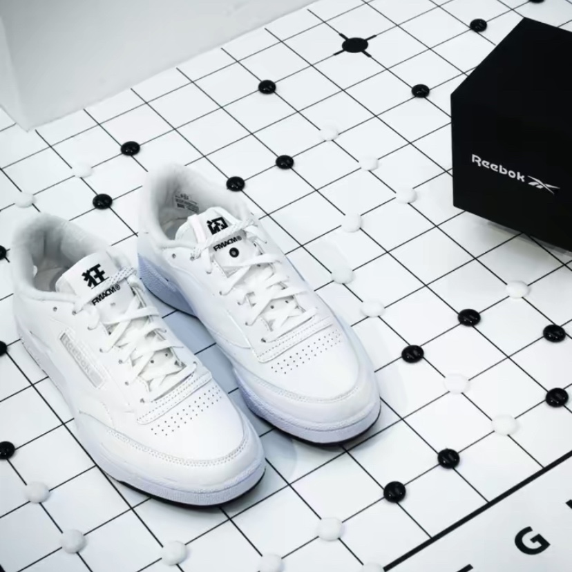Reebok x FMACM Club C 85 White 착용 스타일