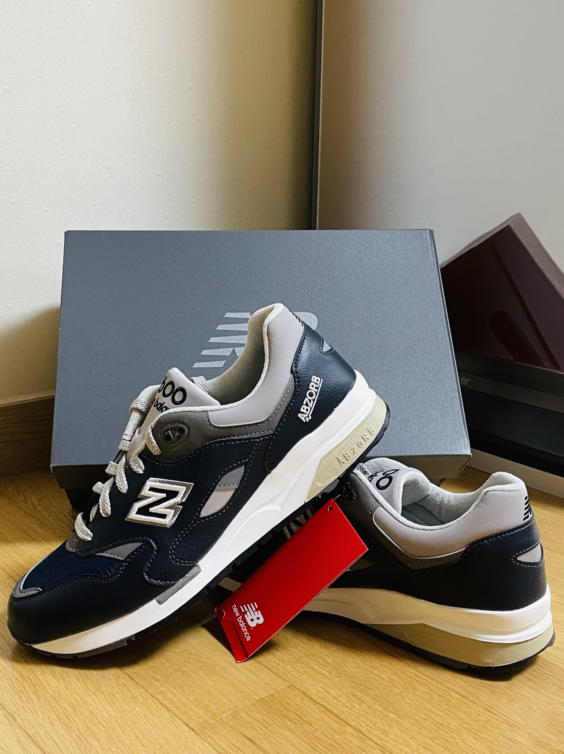 New Balance 1600 Legacy Navy 착용 스타일