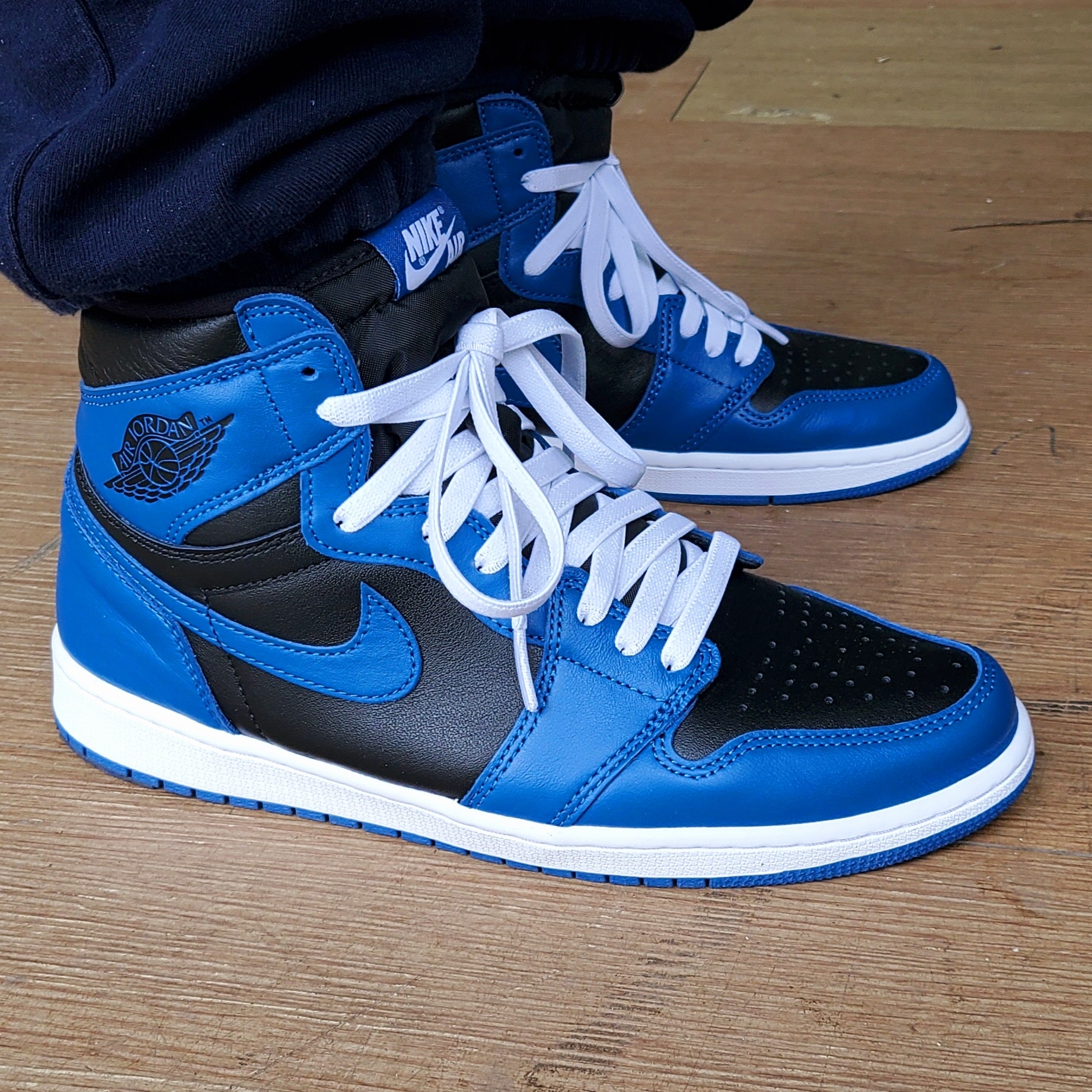 Jordan 1 Retro High OG Dark Marina Blue 착용 스타일 - 5
