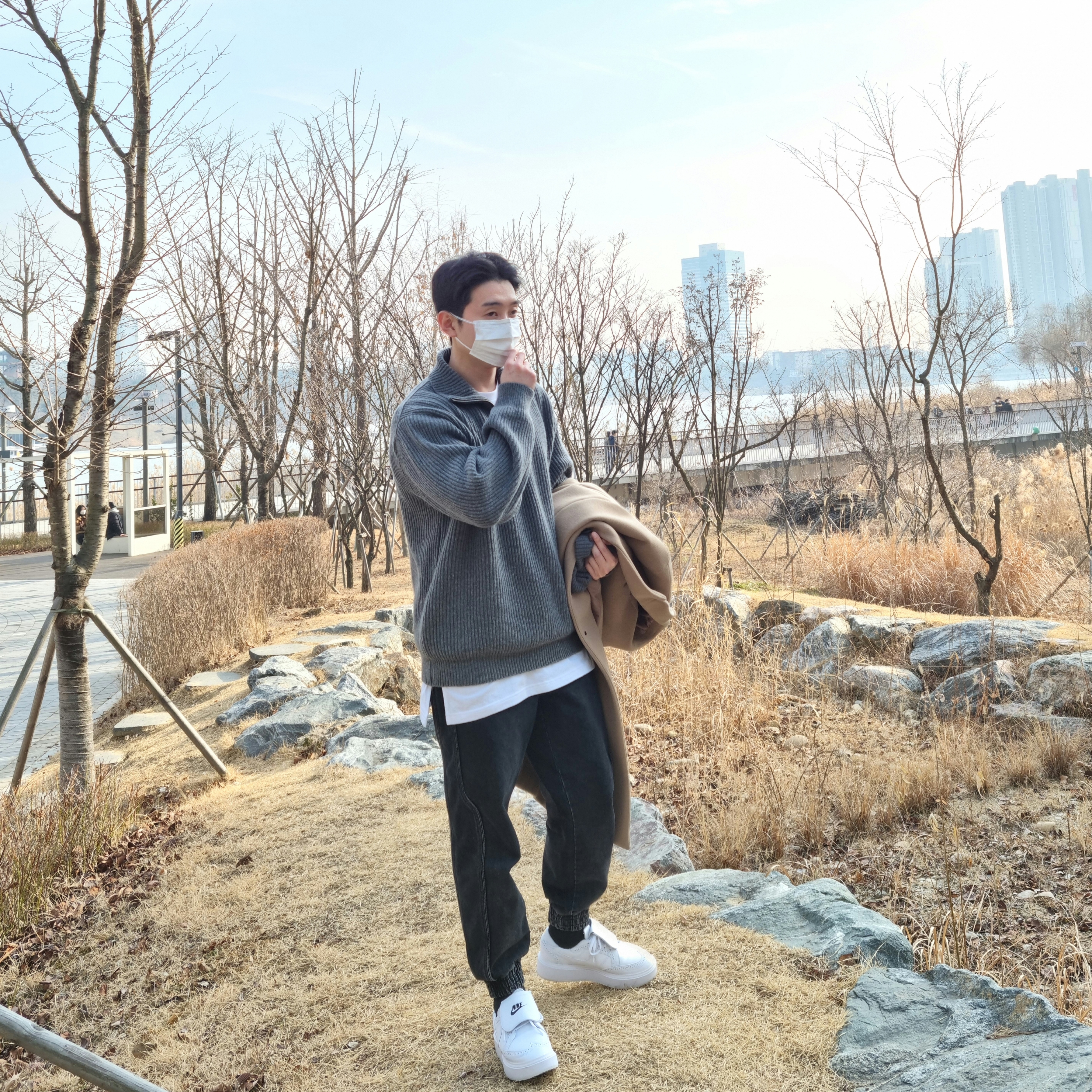 Nike x Peaceminusone Kwondo1 White, Juun.J Detail Track Jogger Denim Pants Black - 22SS 착용 스타일 - 3