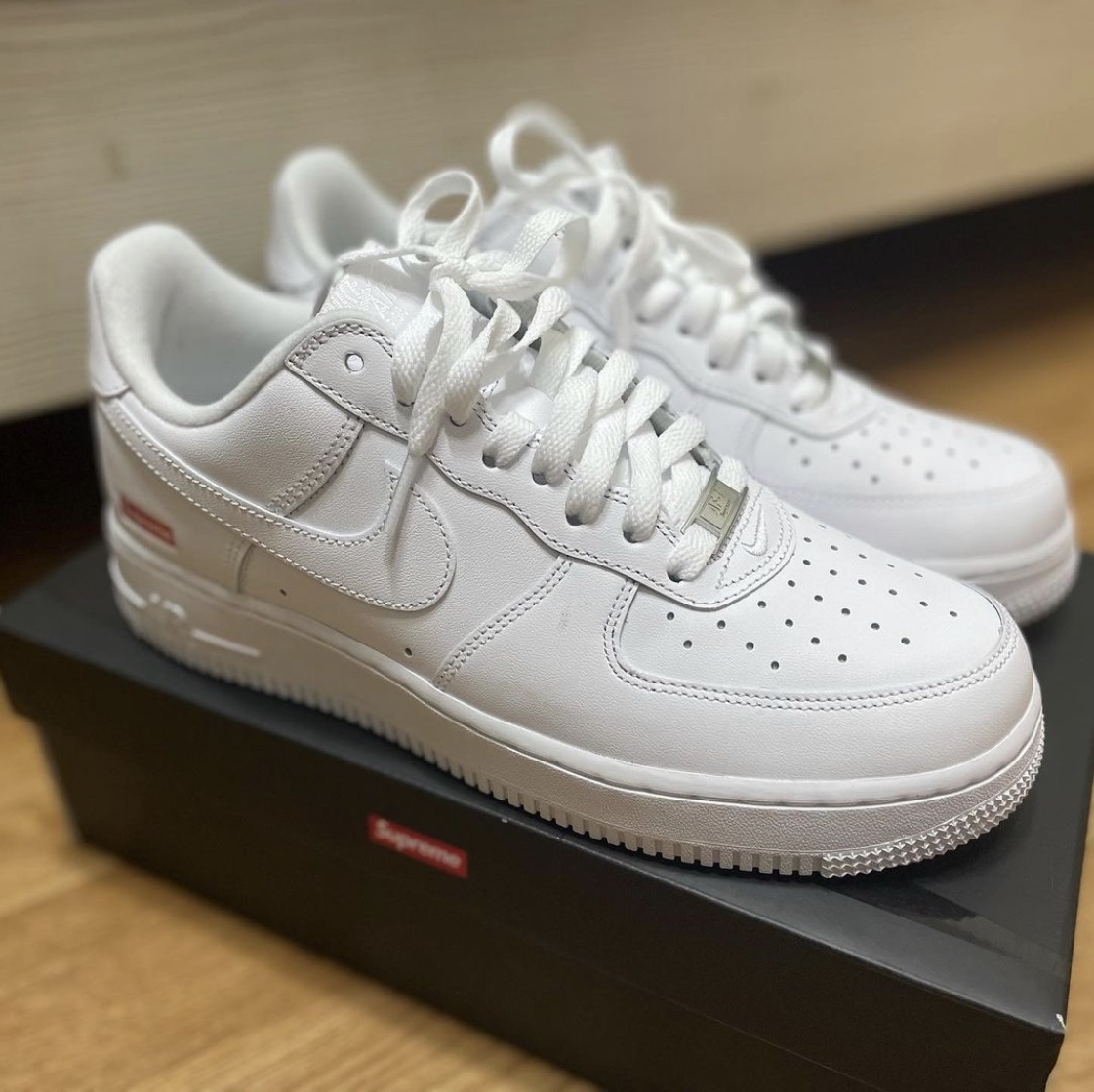 Nike x Supreme Air Force 1 Low White 착용 스타일