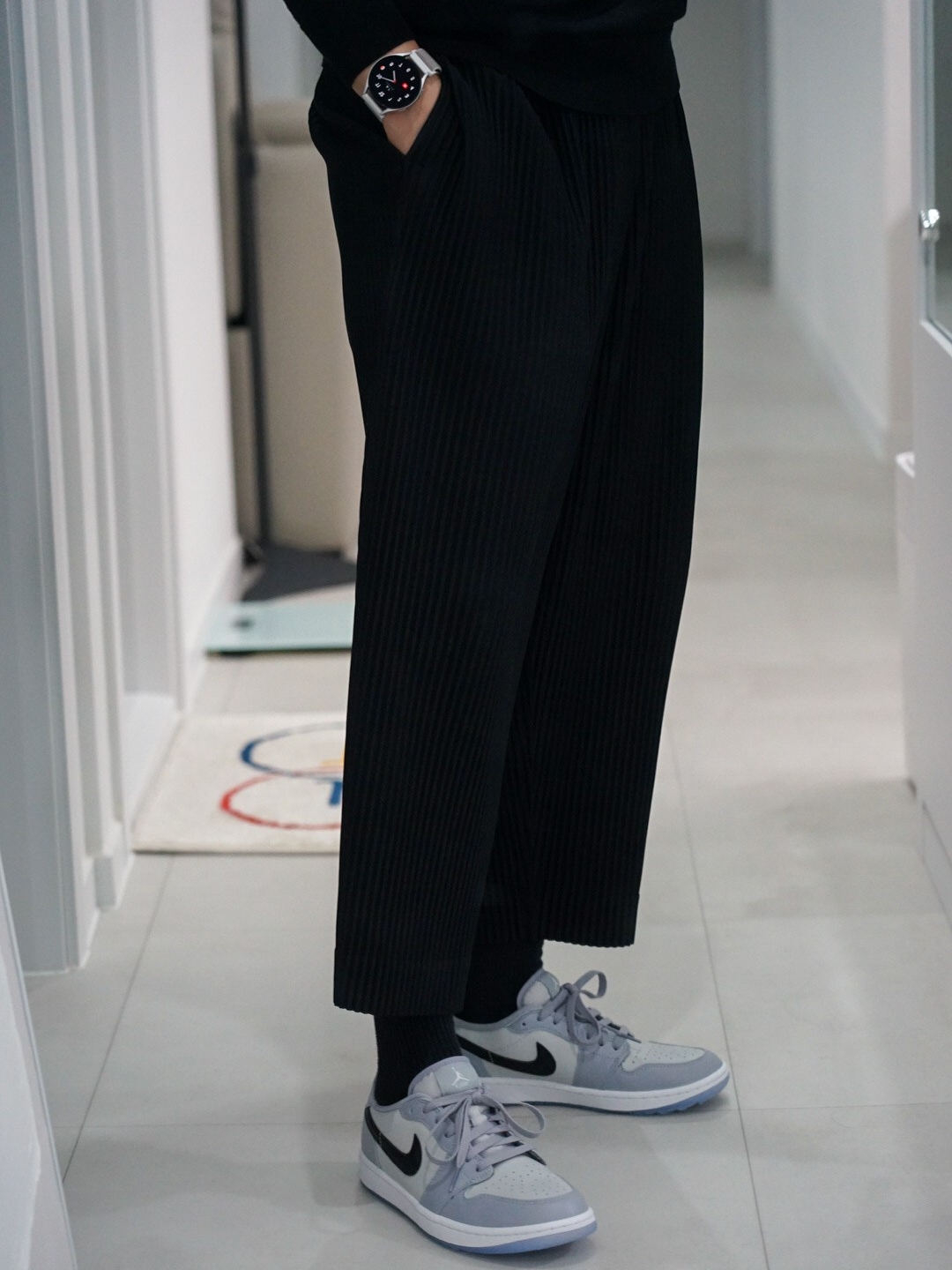 Jordan 1 Low Golf Wolf Grey 착용 스타일 - 1