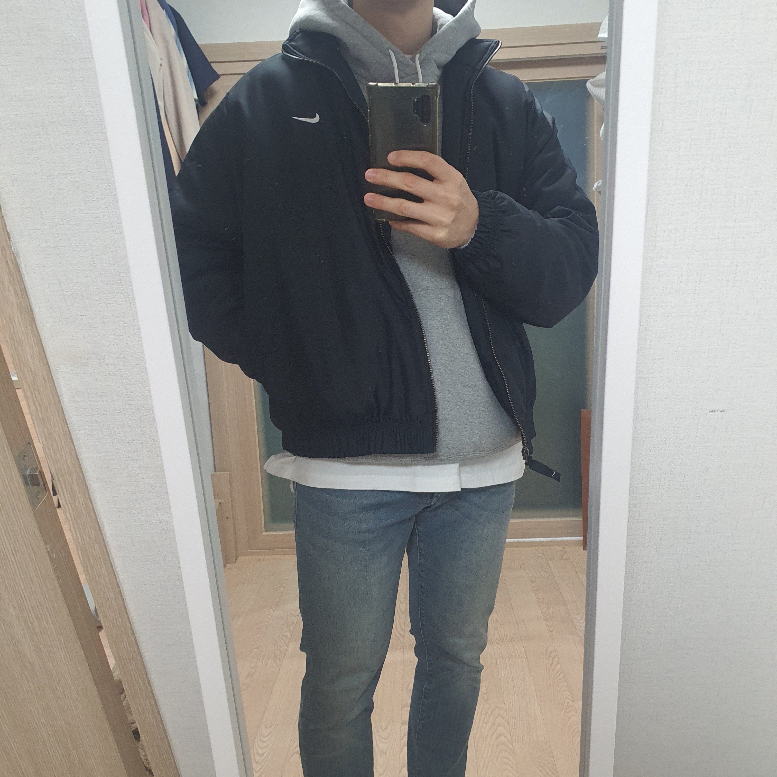 Nike NRG Solo Swoosh Satin Bomber Jacket Black Doll - Asia, Nike NRG Solo Swoosh Fleece Hoodie Dark Grey Heather - US/EU 착용 스타일