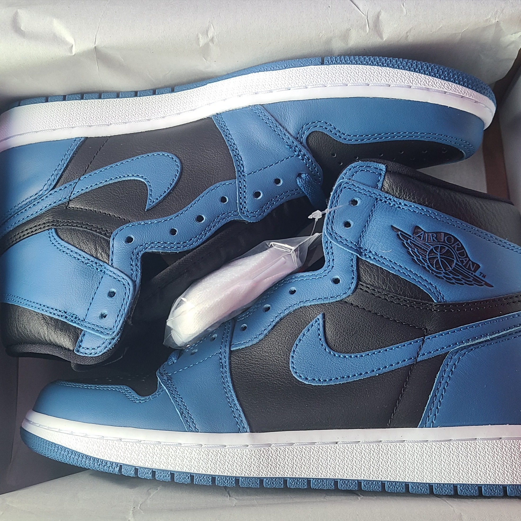 Jordan 1 Retro High OG Dark Marina Blue 착용 스타일