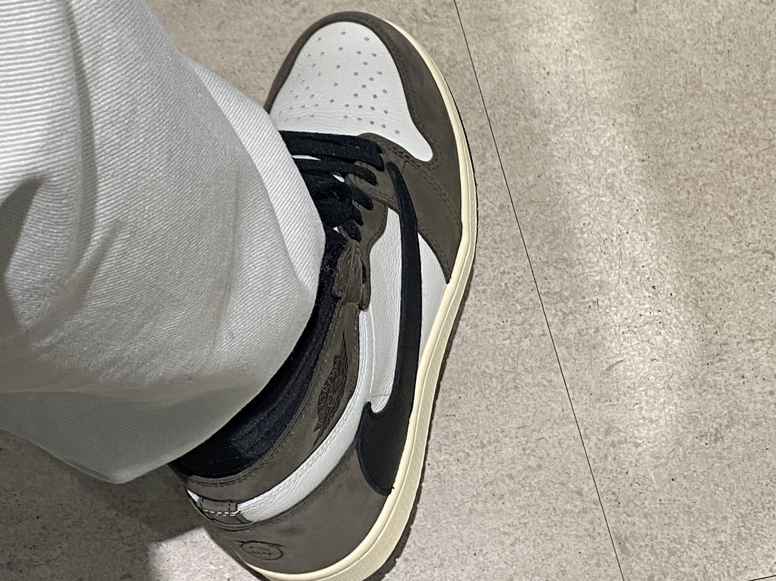Jordan 1 x Travis Scott Retro High OG SP Mocha 착용 스타일