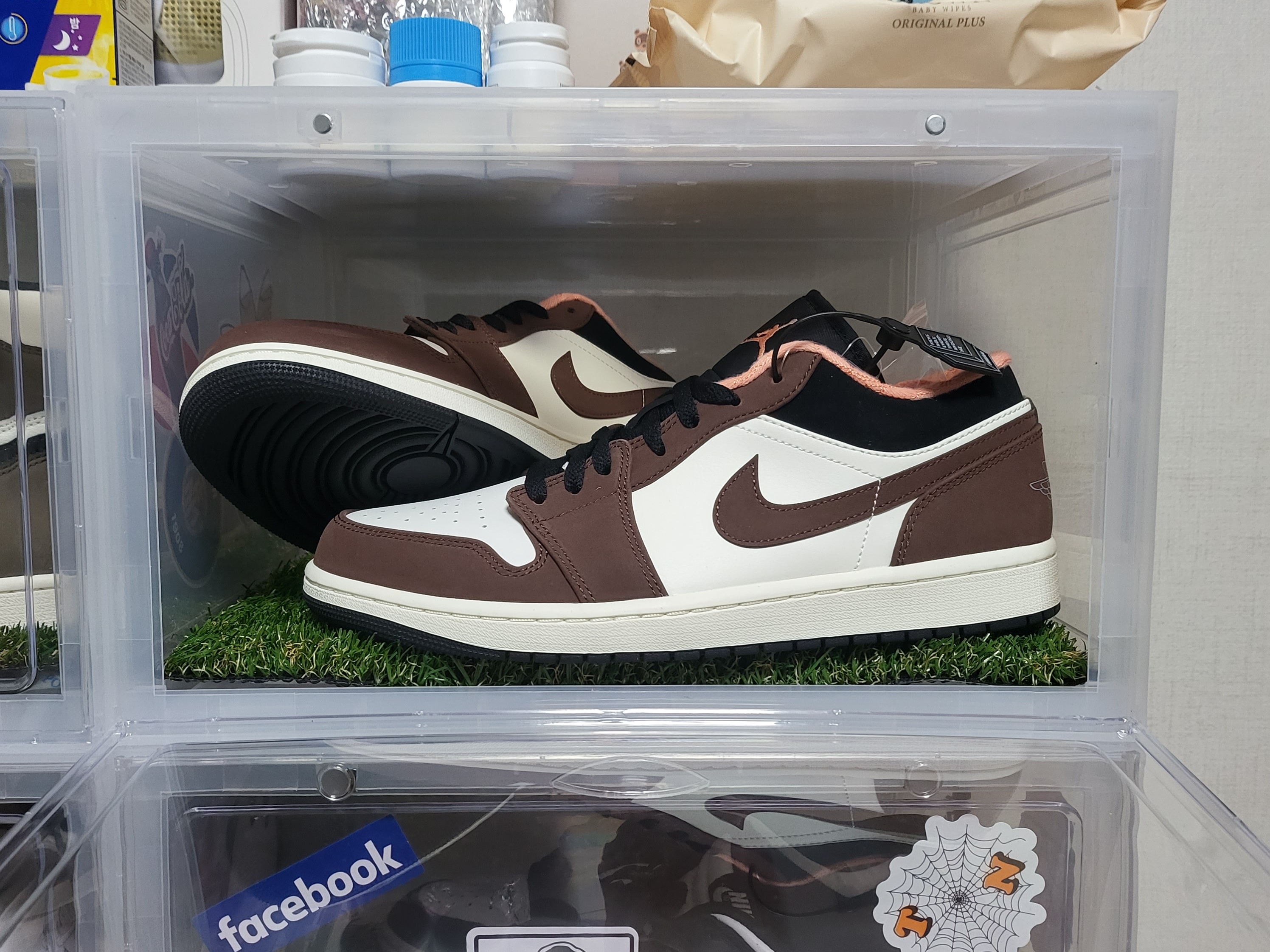 Jordan 1 Low SE Chocolate Bliss 착용 스타일