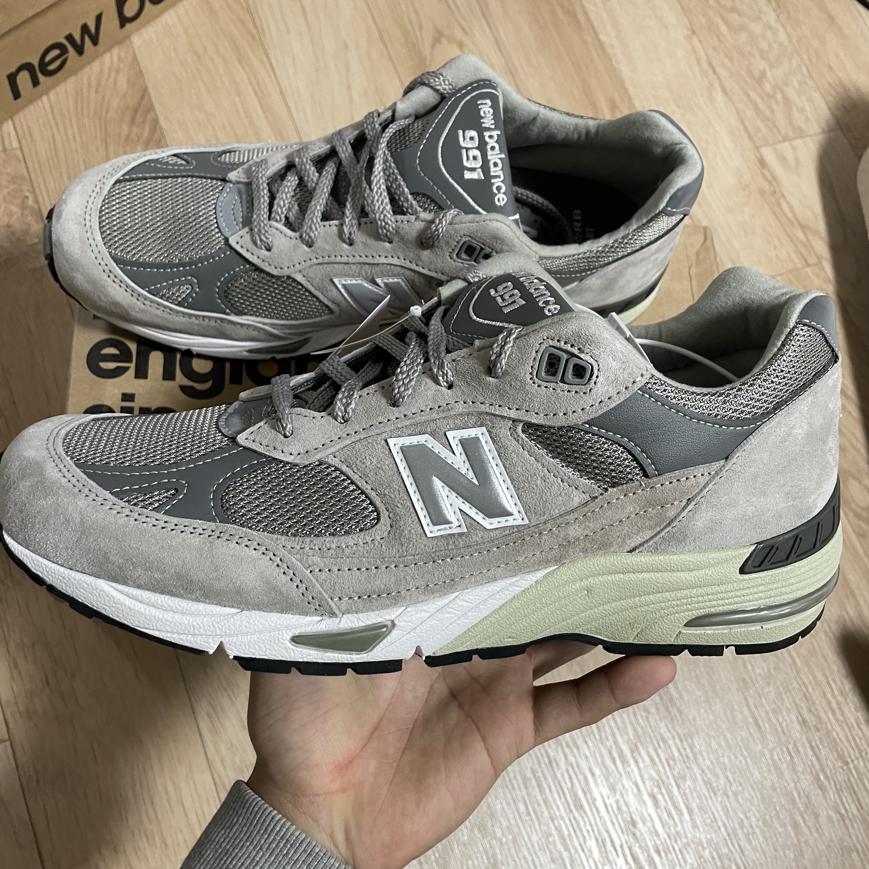 New Balance 991 Made in UK Grey 착용 스타일