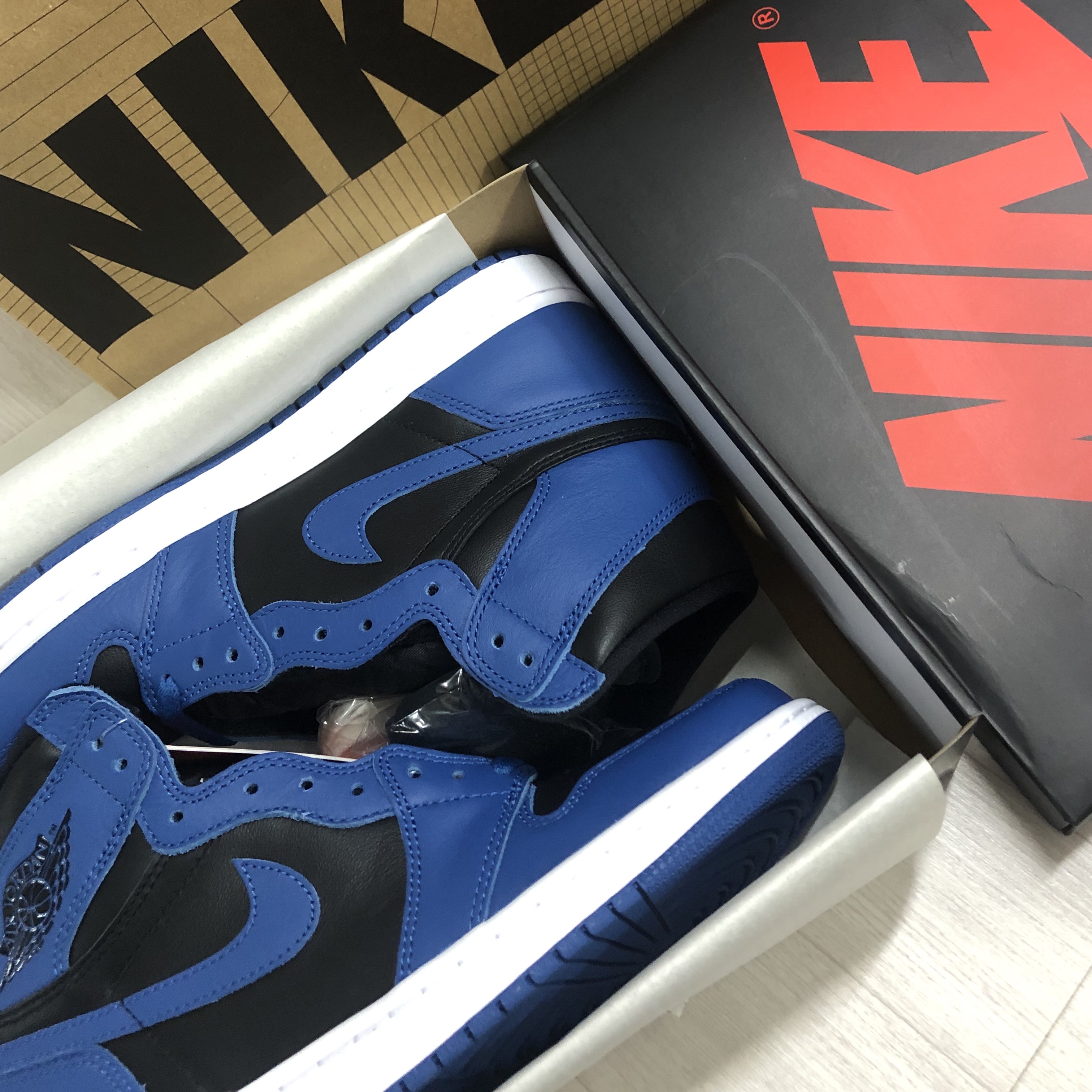 Jordan 1 Retro High OG Dark Marina Blue 착용 스타일 - 1