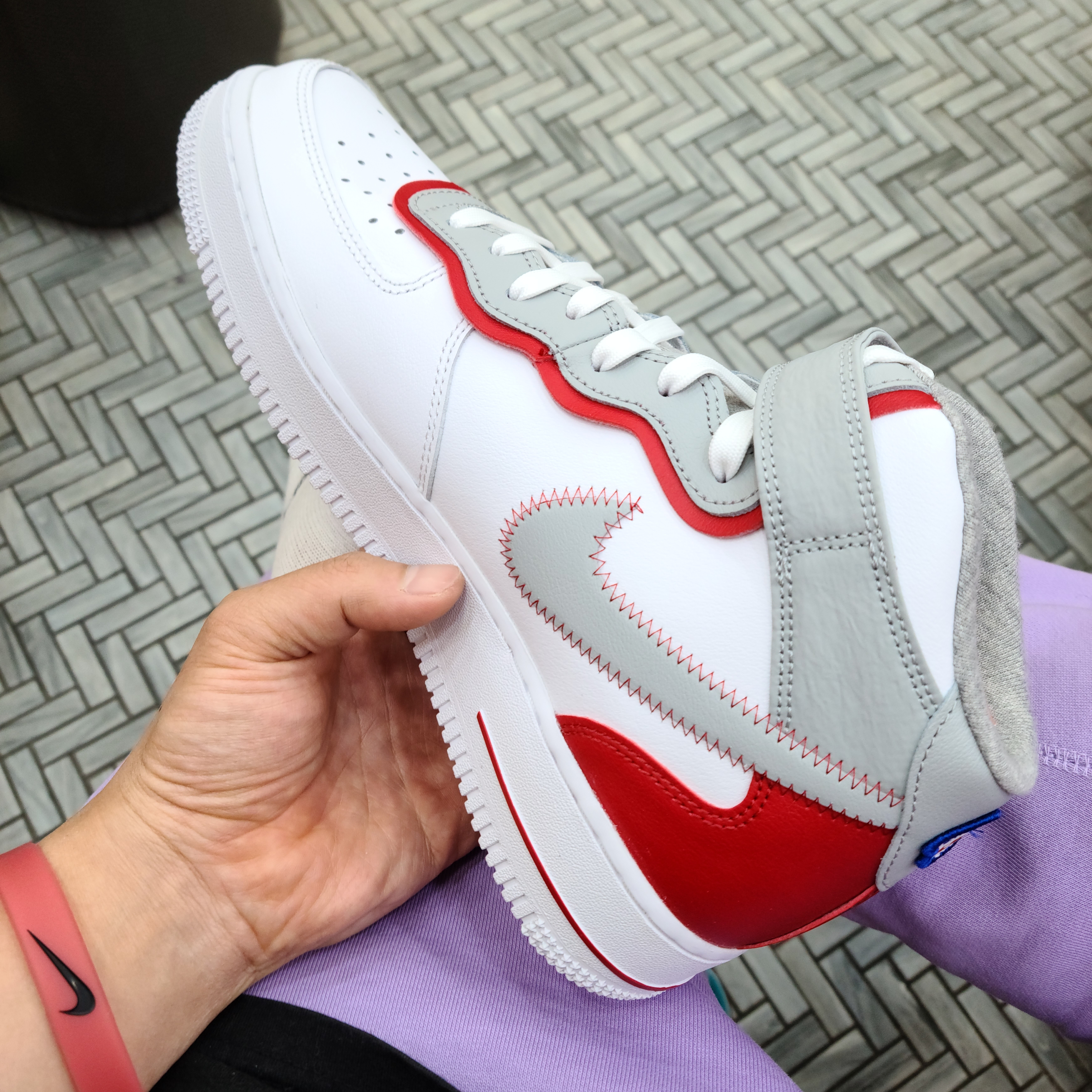 Nike Air Force 1 Mid '07 LV8 Athletic Club White Gym Red 착용 스타일 - 2