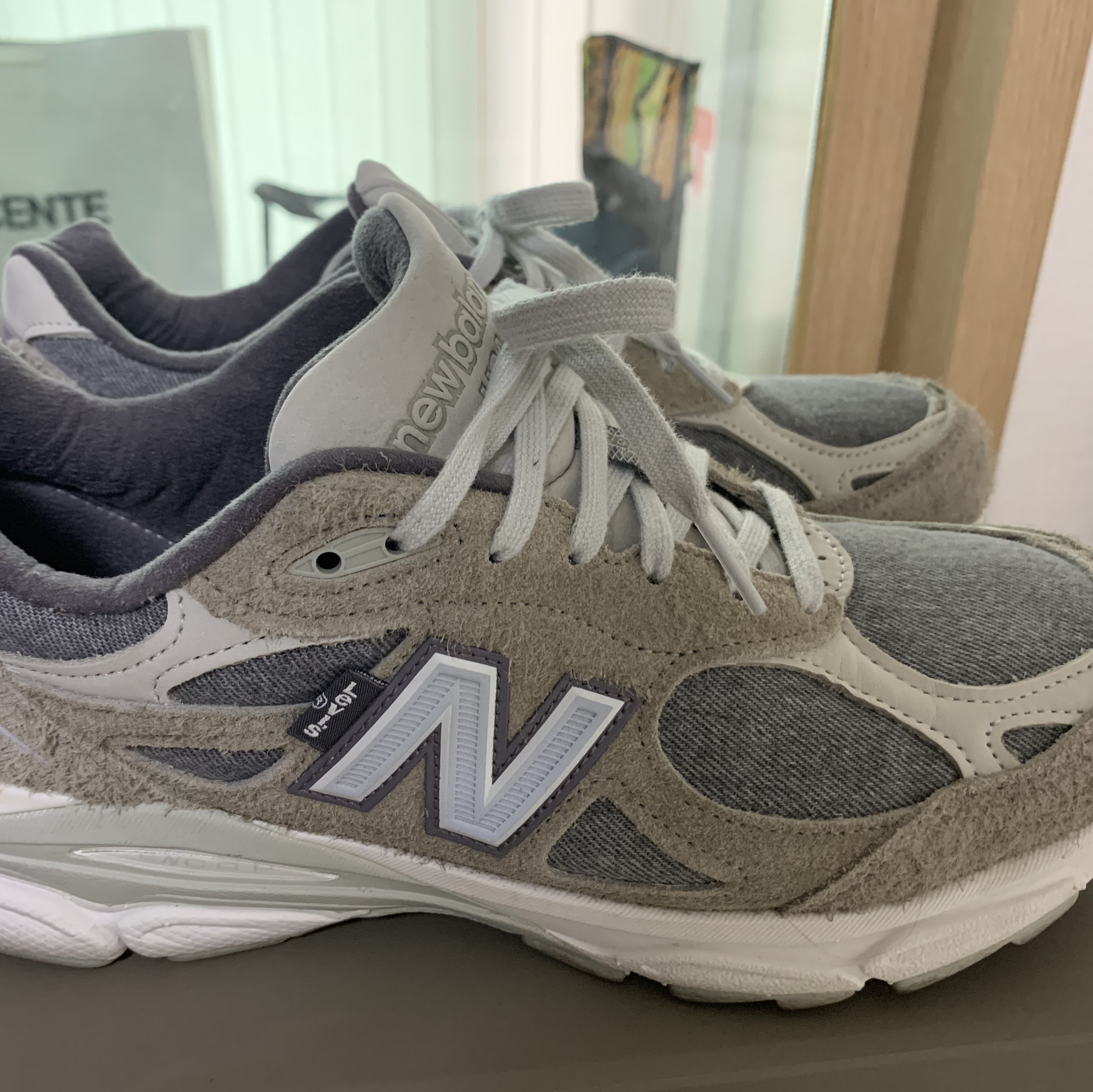 New Balance x Levi's 990v3 Grey (Levi's Tag) 착용 스타일 - 3