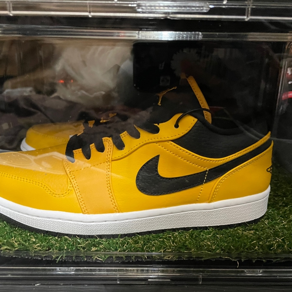 Jordan 1 Low University Gold Black 착용 스타일
