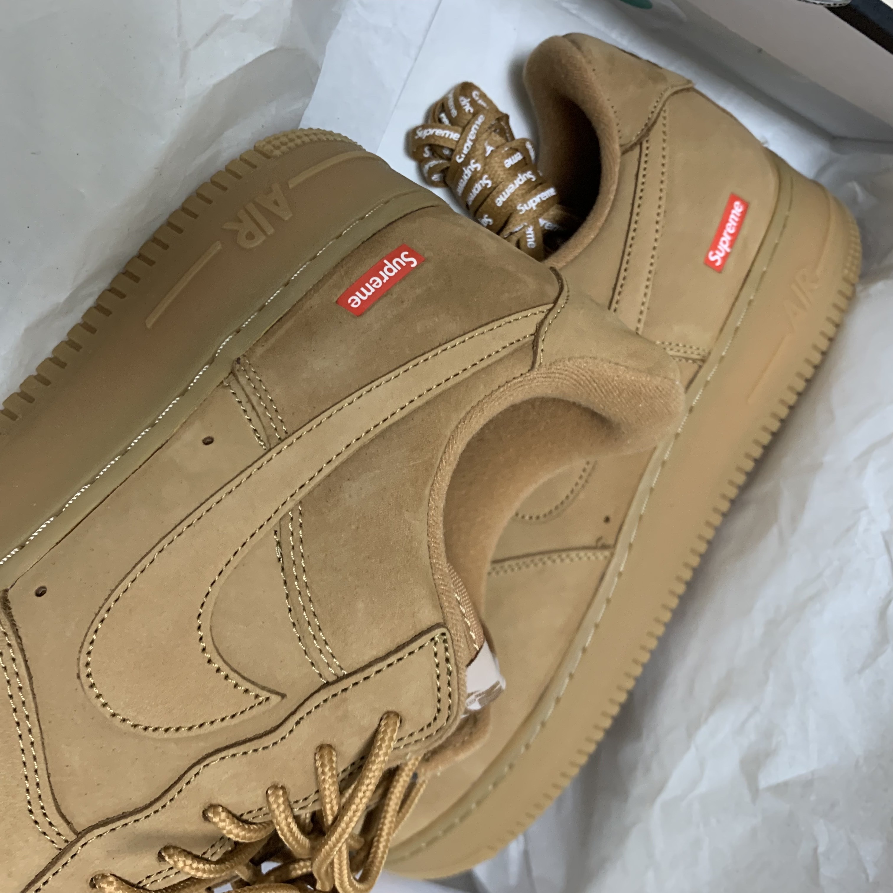 Nike x Supreme Air Force 1 Low Flax 착용 스타일 - 3