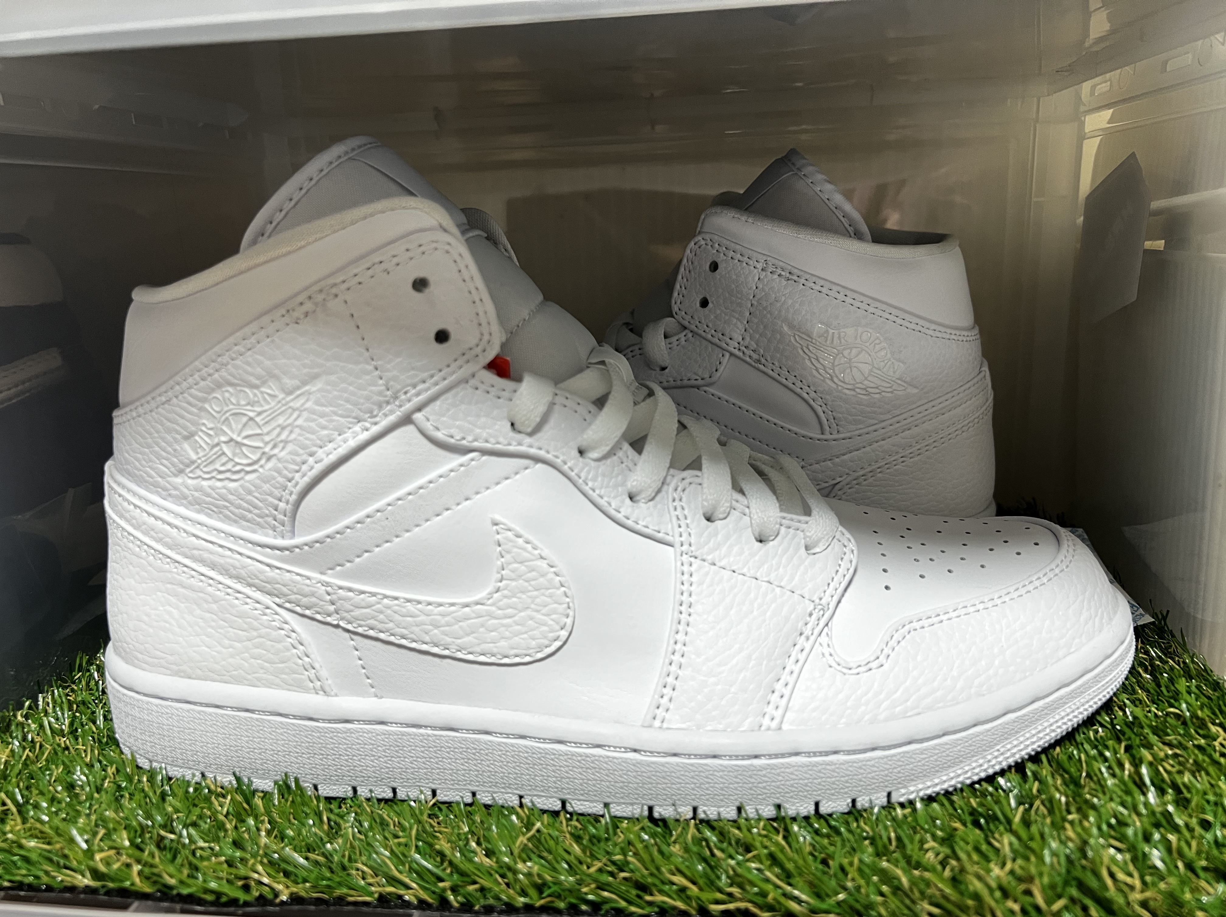 Jordan 1 Mid Triple White 착용 스타일 - 2