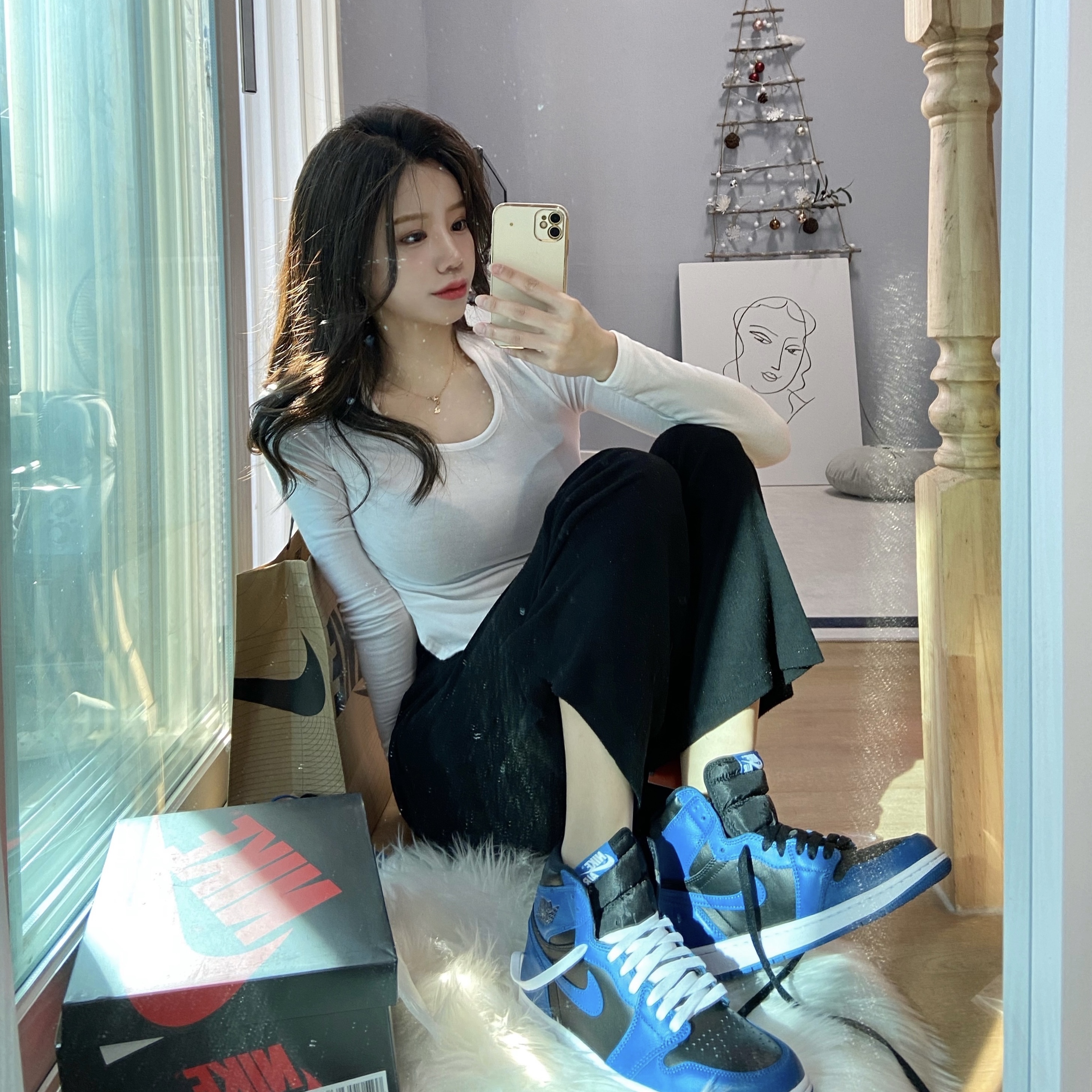 Jordan 1 Retro High OG Dark Marina Blue 착용 스타일 - 2
