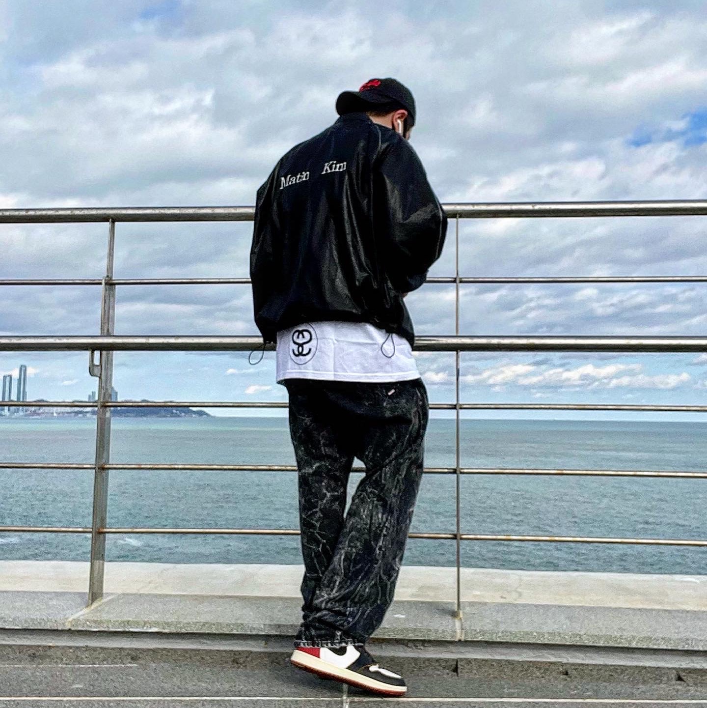 Jordan 1 x Union Retro High Black Toe, Stussy x Takahiromiyashita The Soloist 40 WT T-Shirt 착용 스타일 - 2