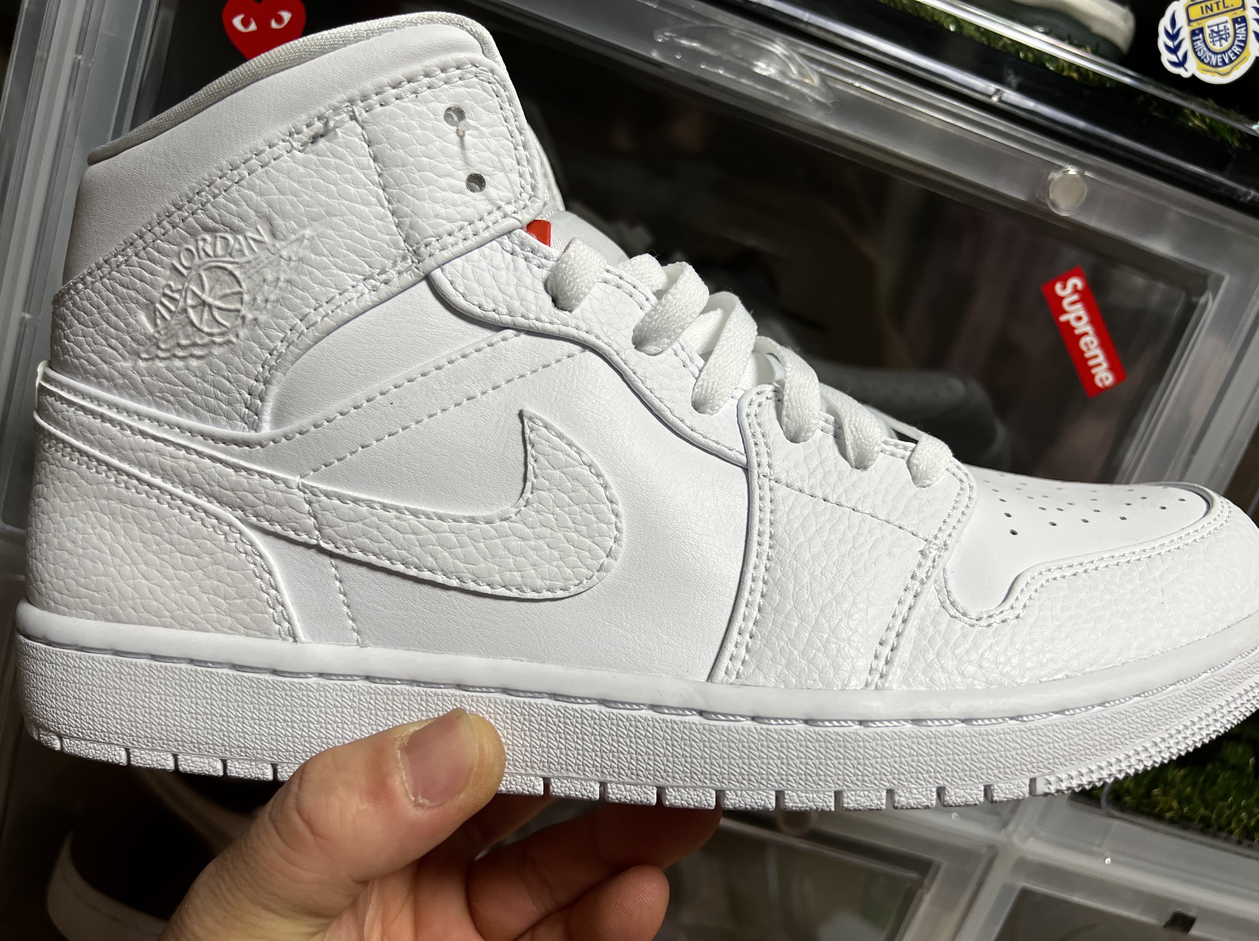 Jordan 1 Mid Triple White 착용 스타일 - 1