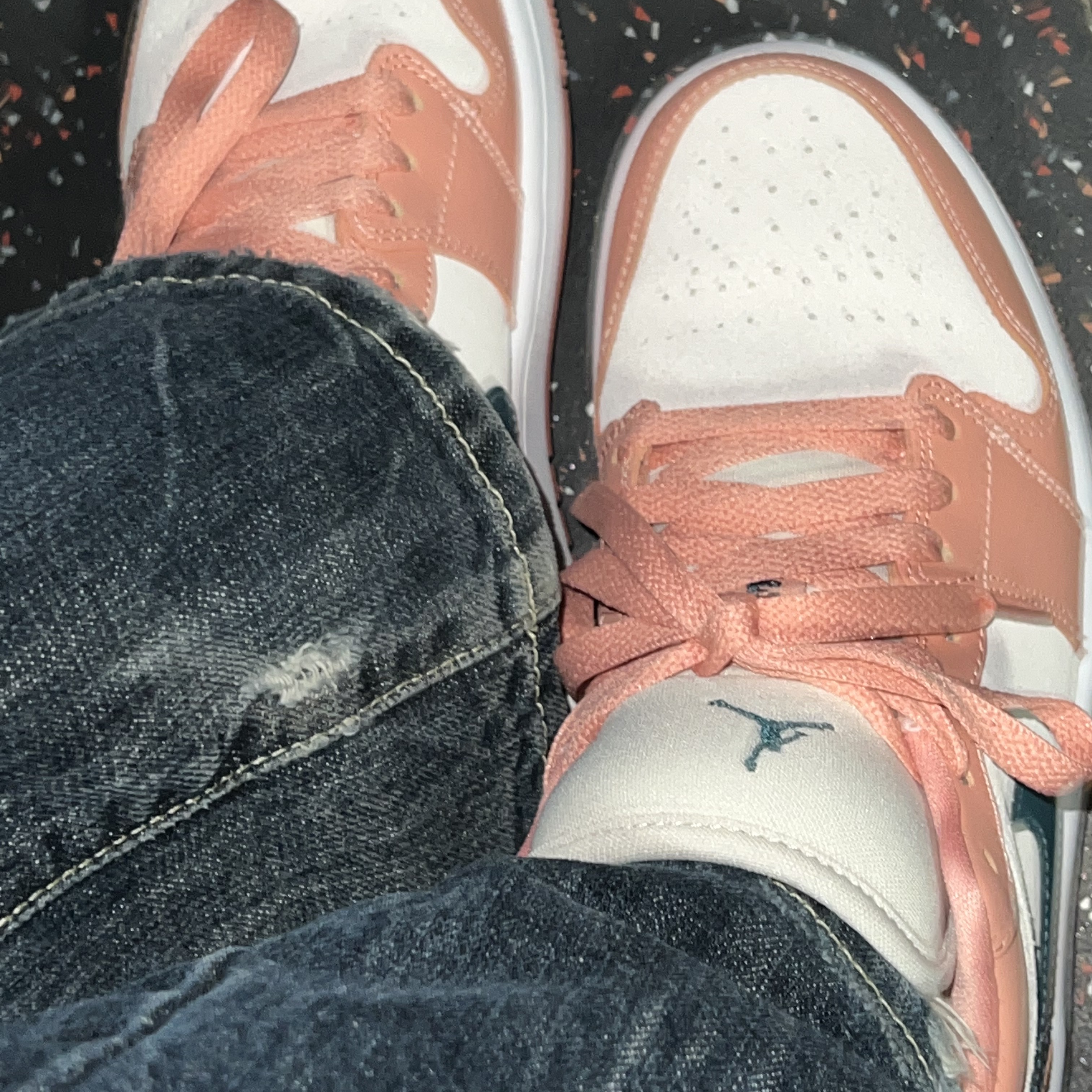 (W) Jordan 1 Low Light Madder Root 착용 스타일 - 2