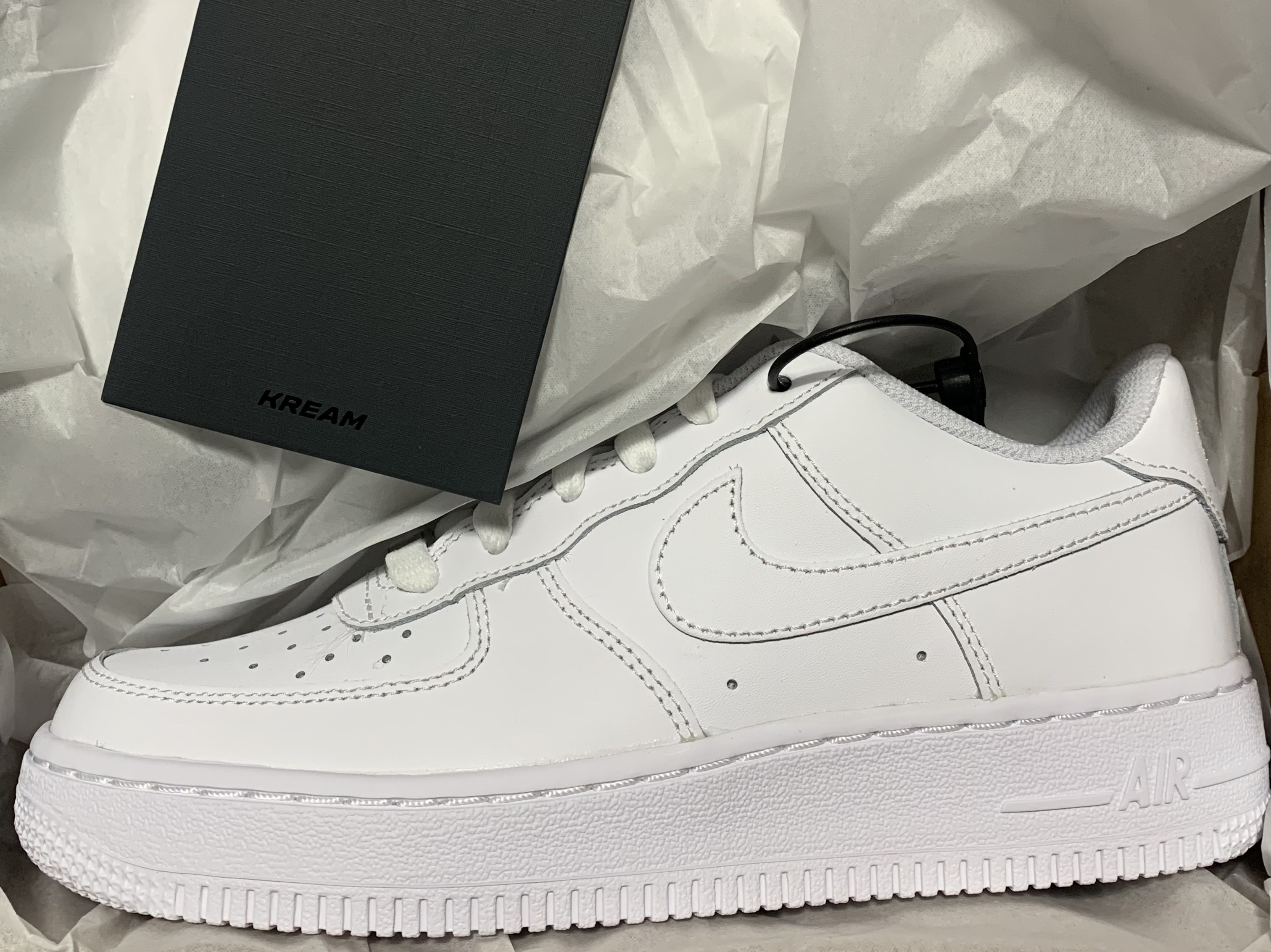 (GS) Nike Air Force 1 LE White 착용 스타일