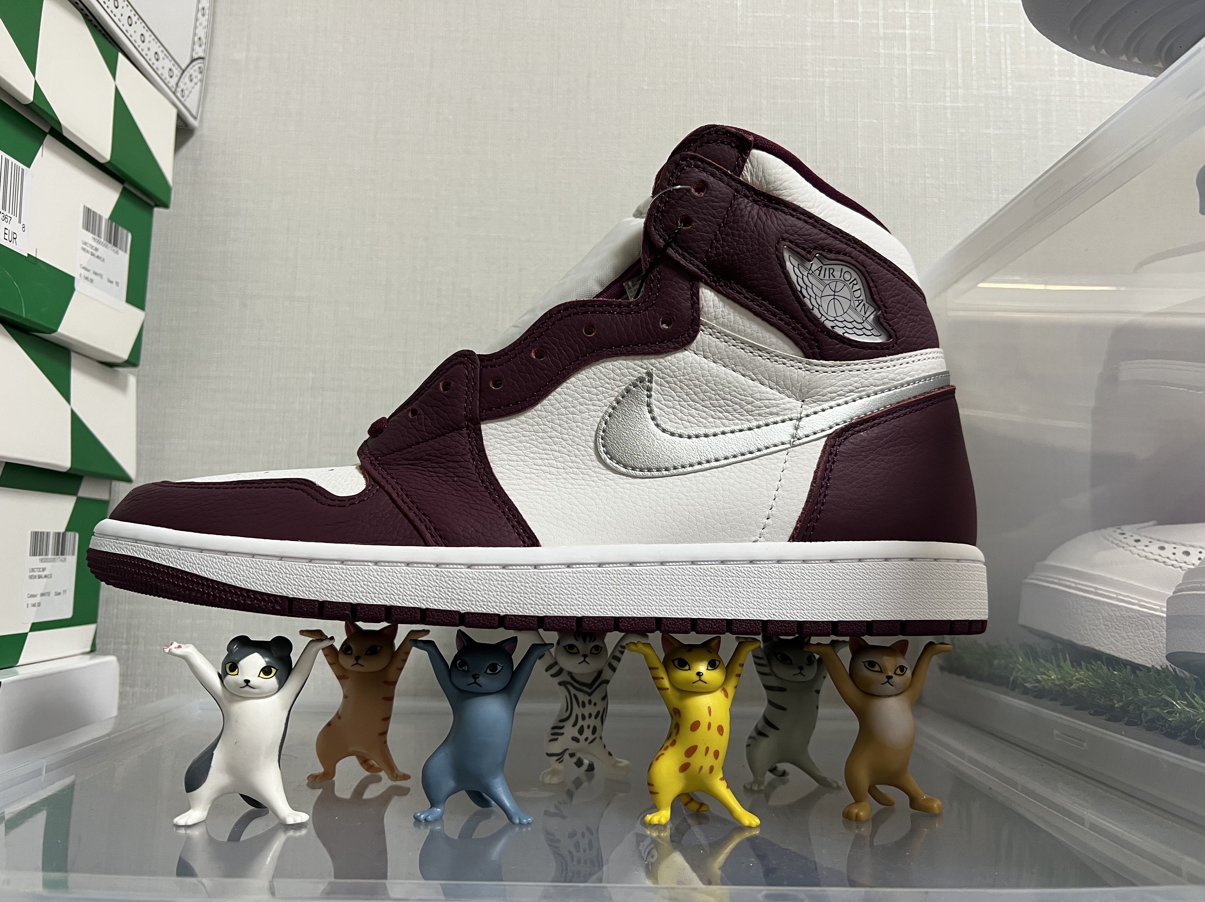 Nike Dunk Low Premium Siempre Familia, Jordan 1 Retro High OG Bordeaux 착용 스타일 - 2