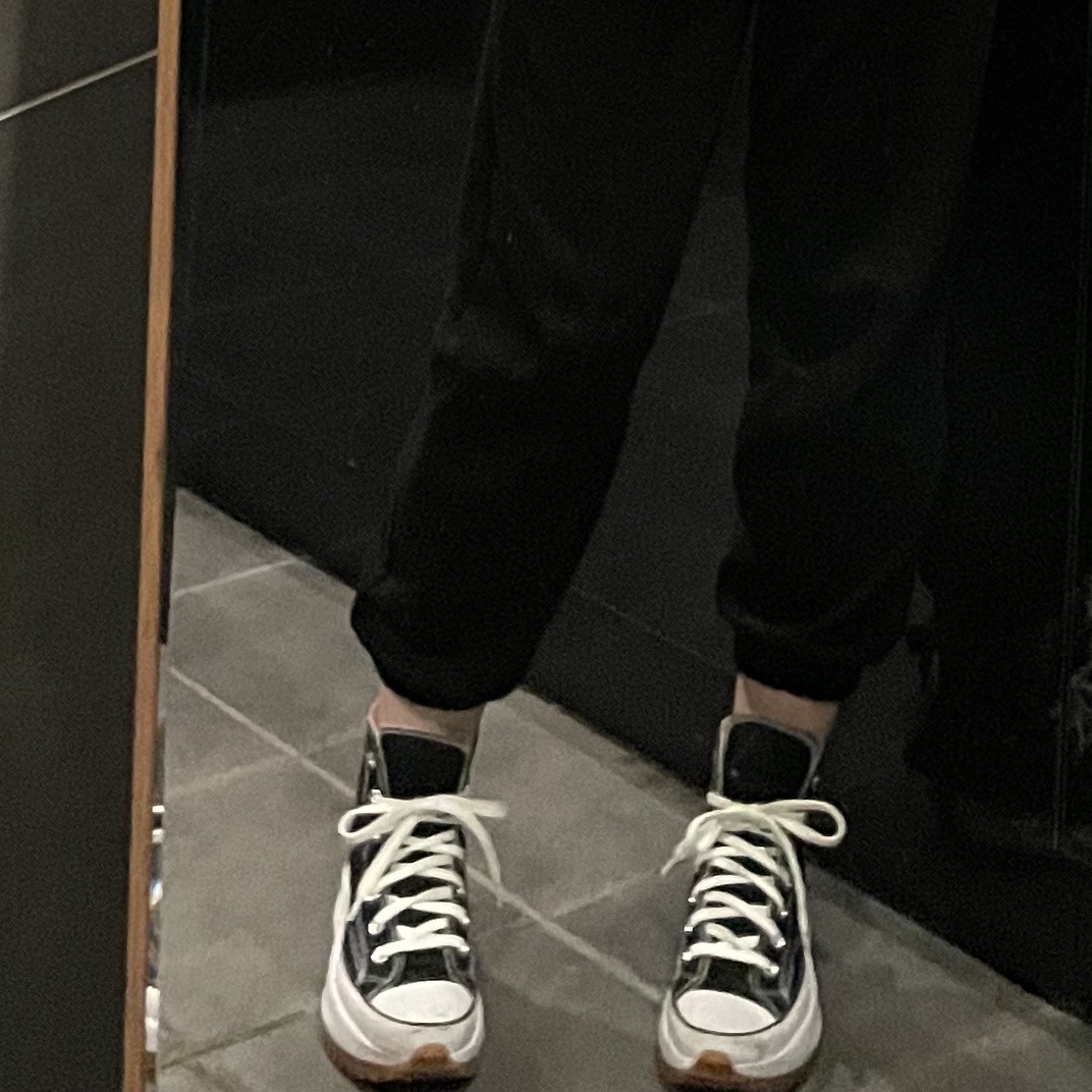 Converse Run Star Hike Hi Black White Gum 착용 스타일 - 1
