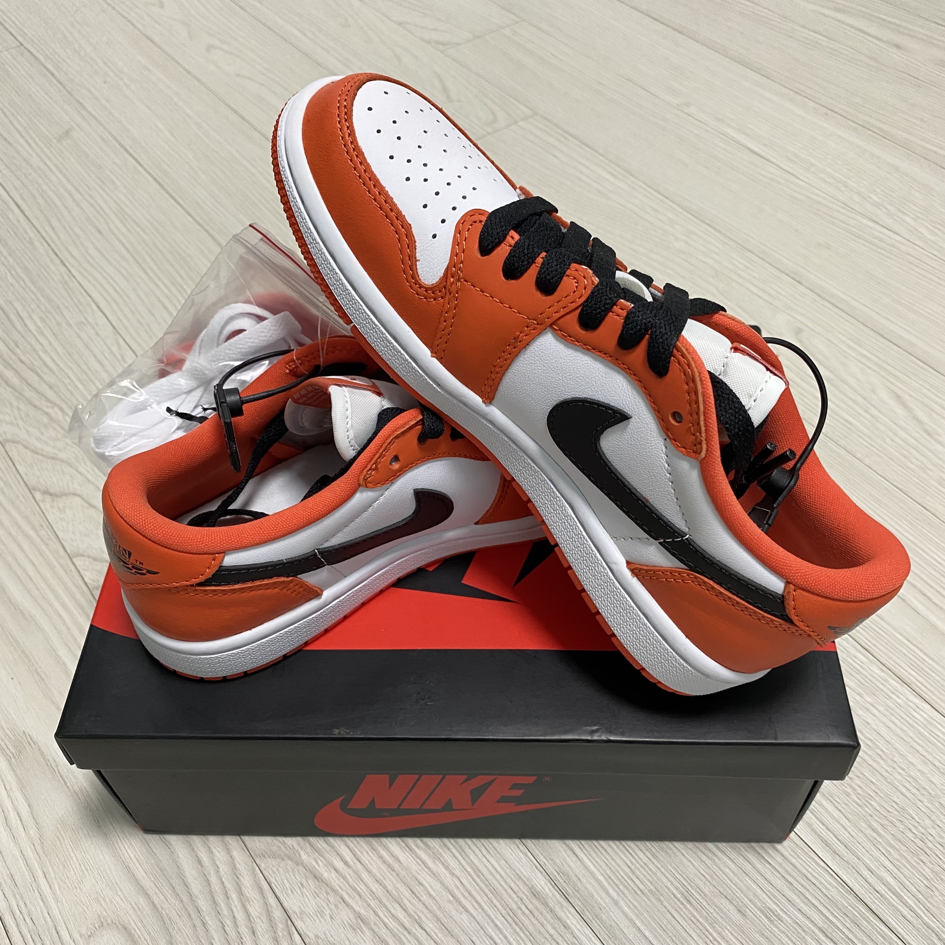 (W) Jordan 1 Low OG Starfish 착용 스타일 - 3